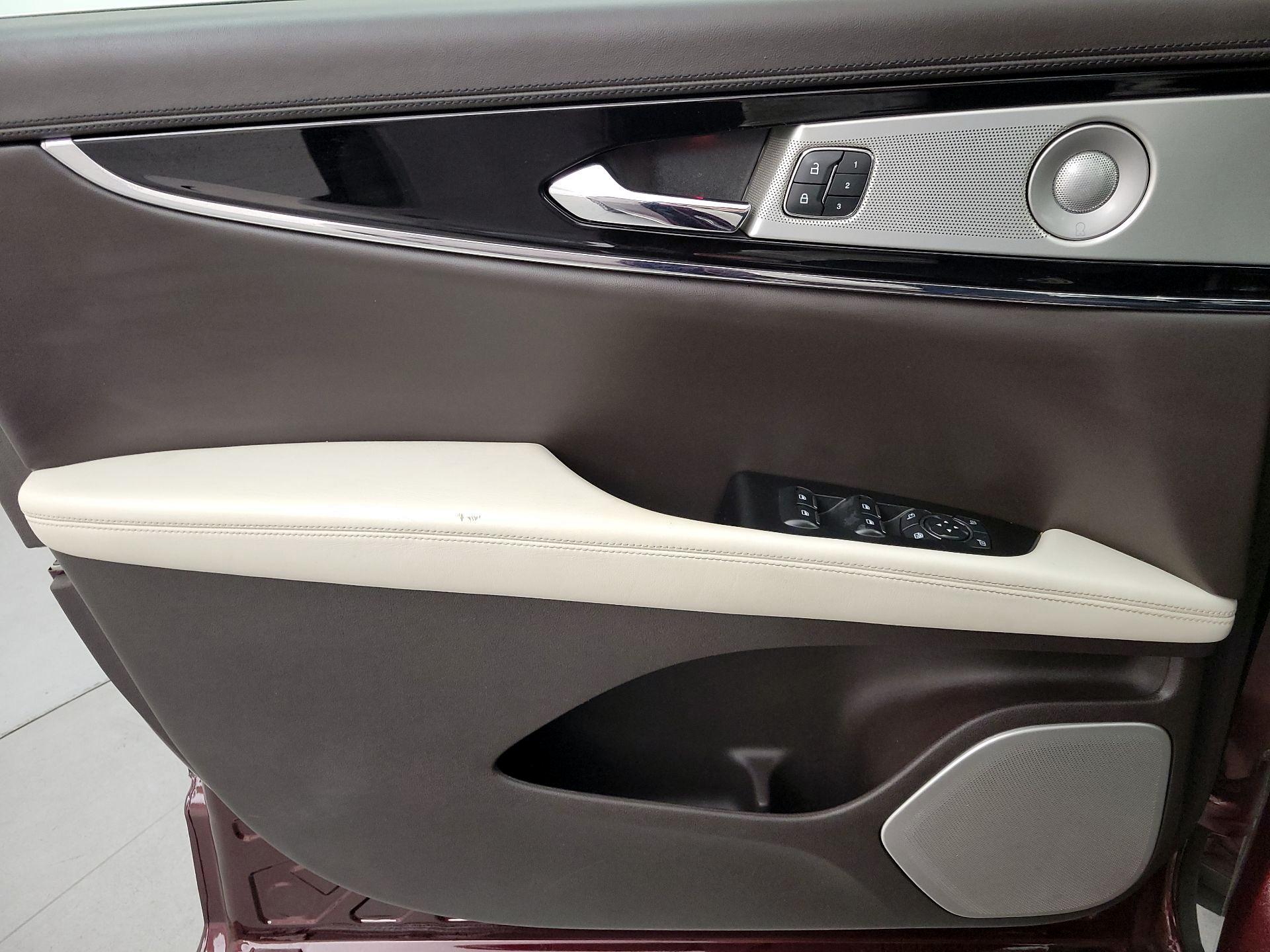 Thumbnail: 2021 Lincoln Nautilus - 12