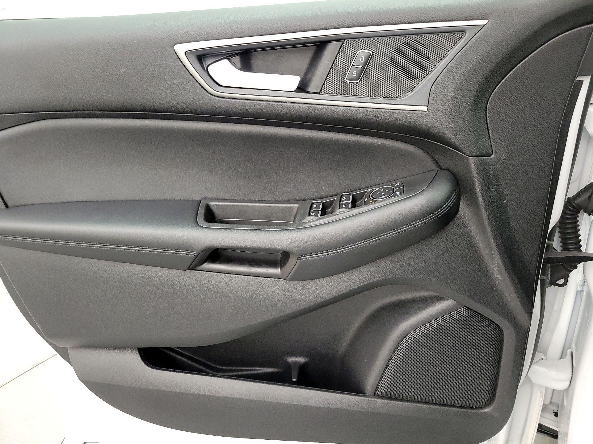 Thumbnail: 2021 Ford Edge - 12