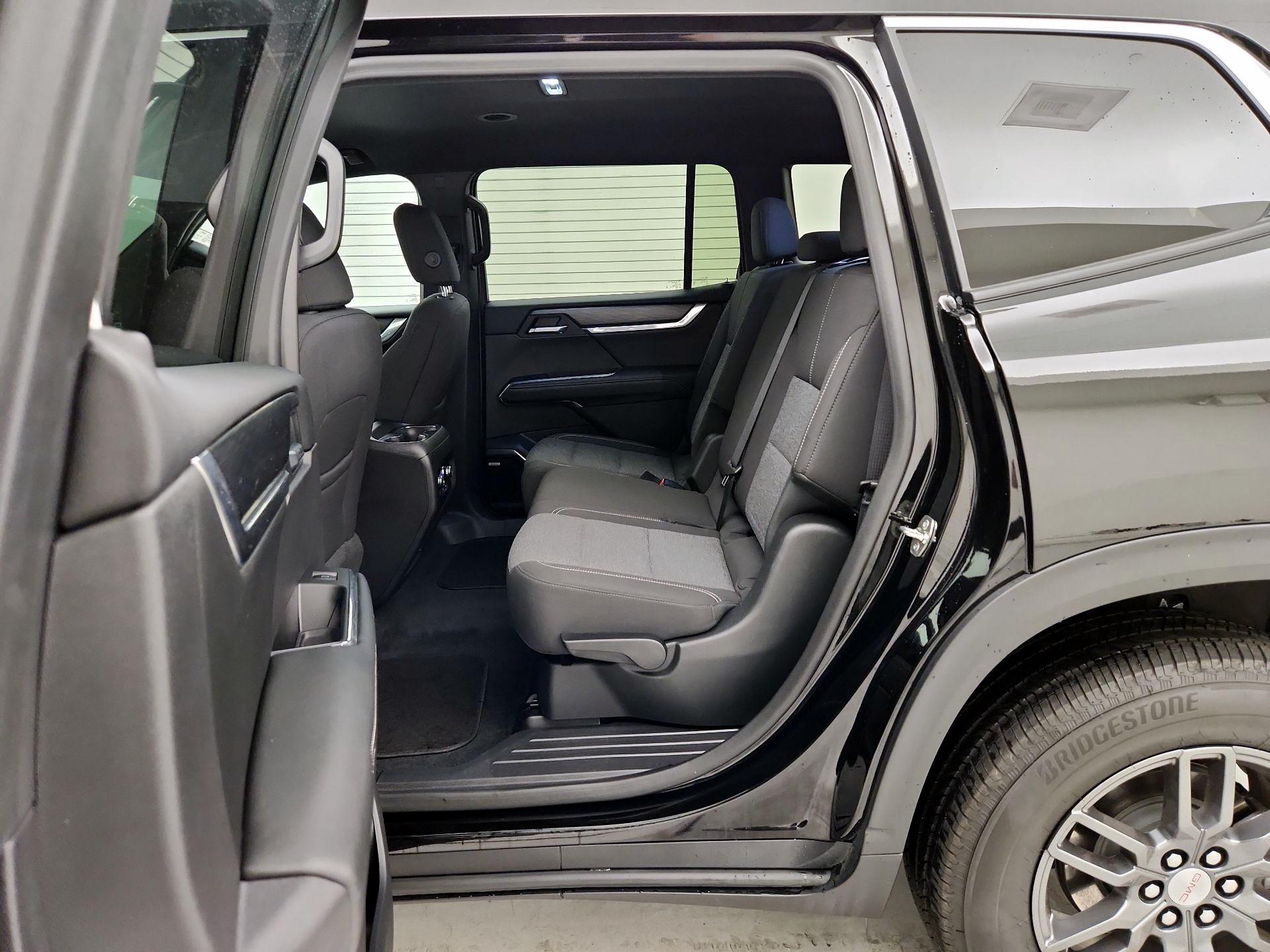 Thumbnail: 2025 GMC Acadia - 19