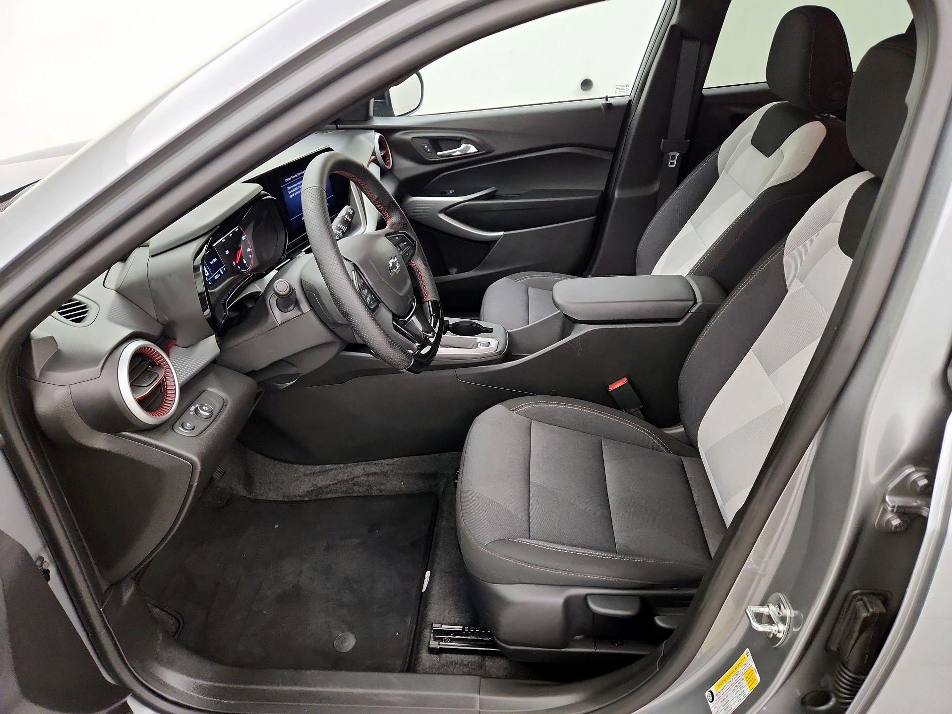 Thumbnail: 2025 Chevrolet Trax - 11