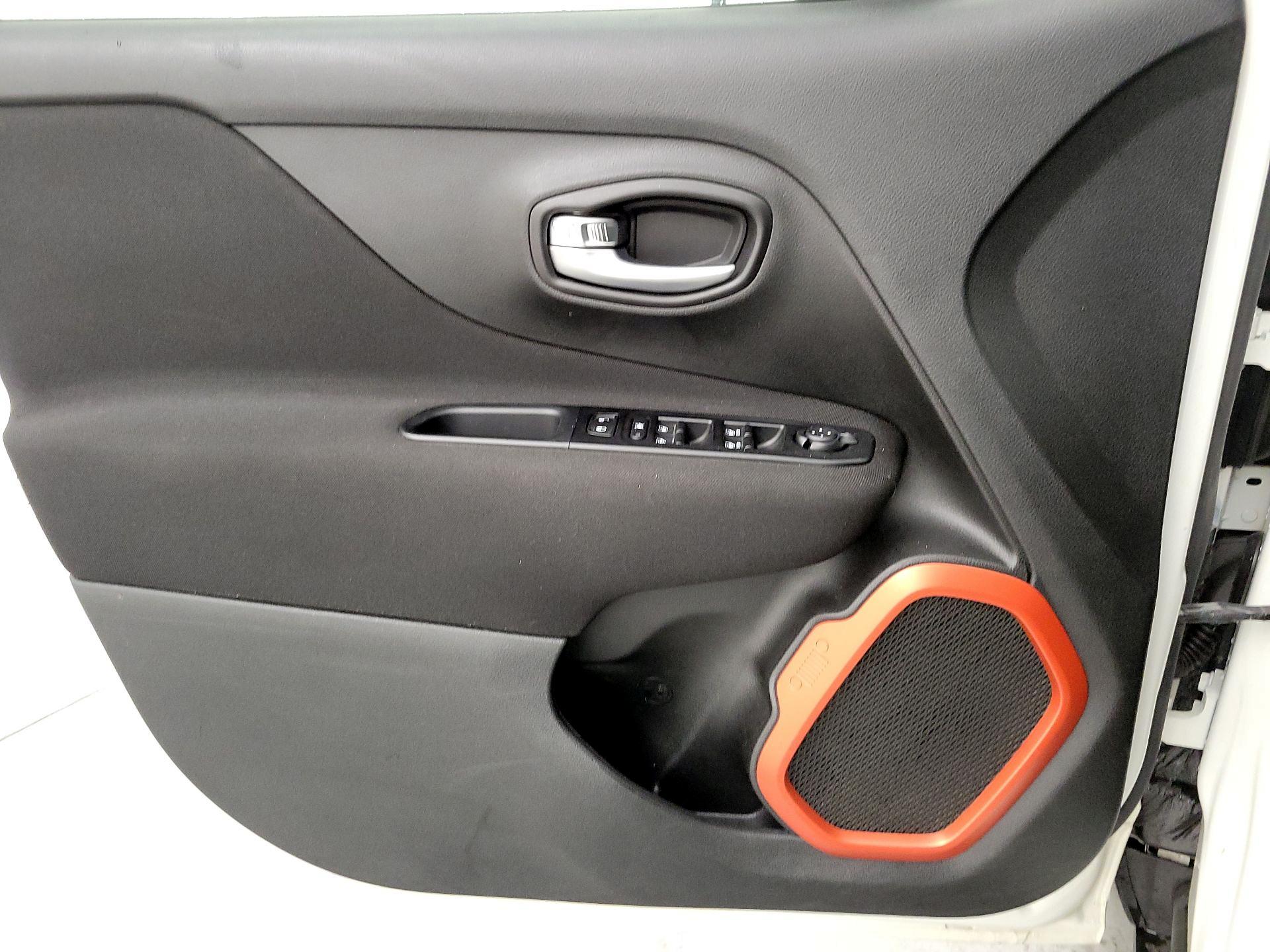 Thumbnail: 2021 Jeep Renegade - 12