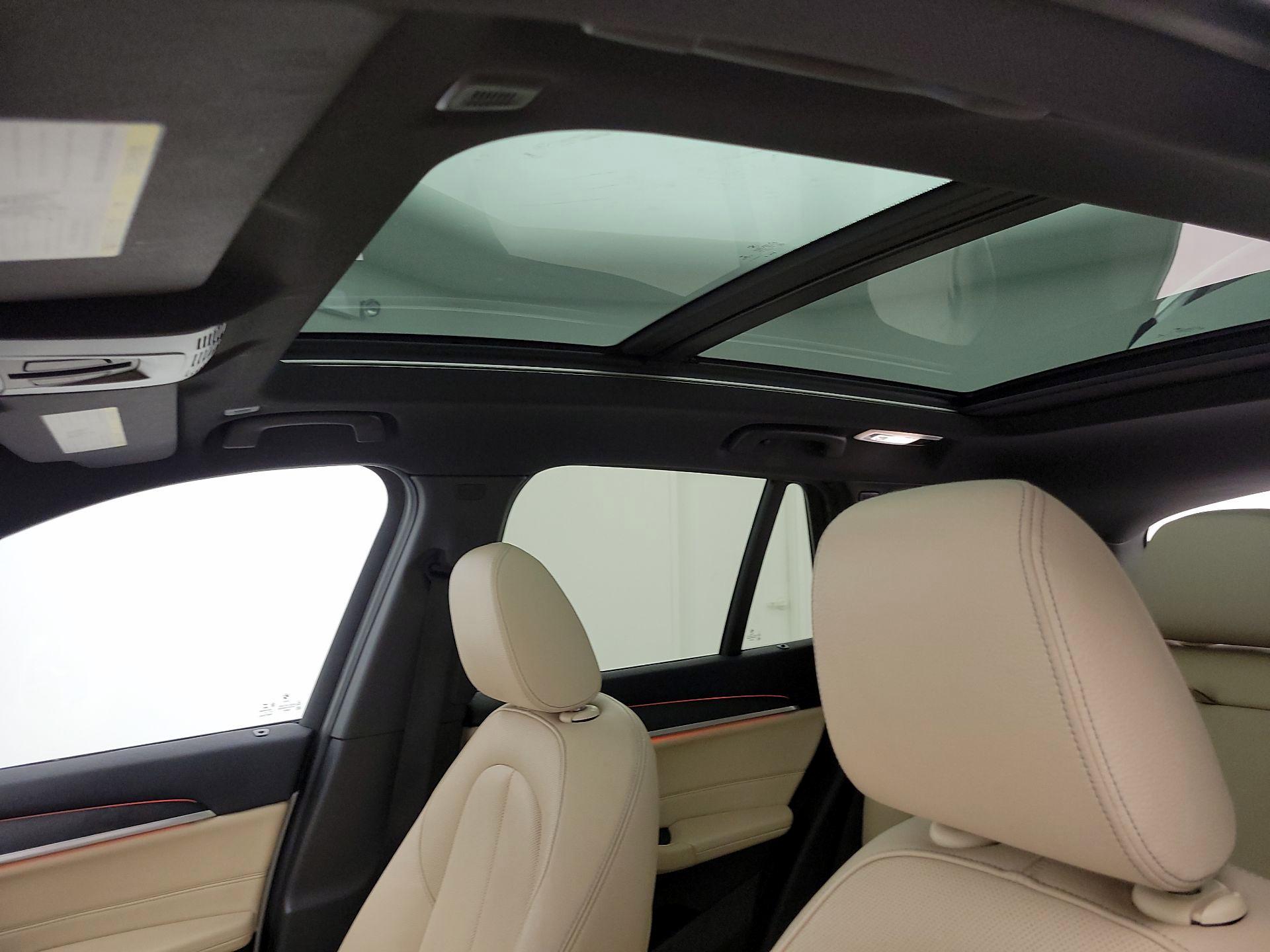 Thumbnail: 2017 BMW X1 - 20