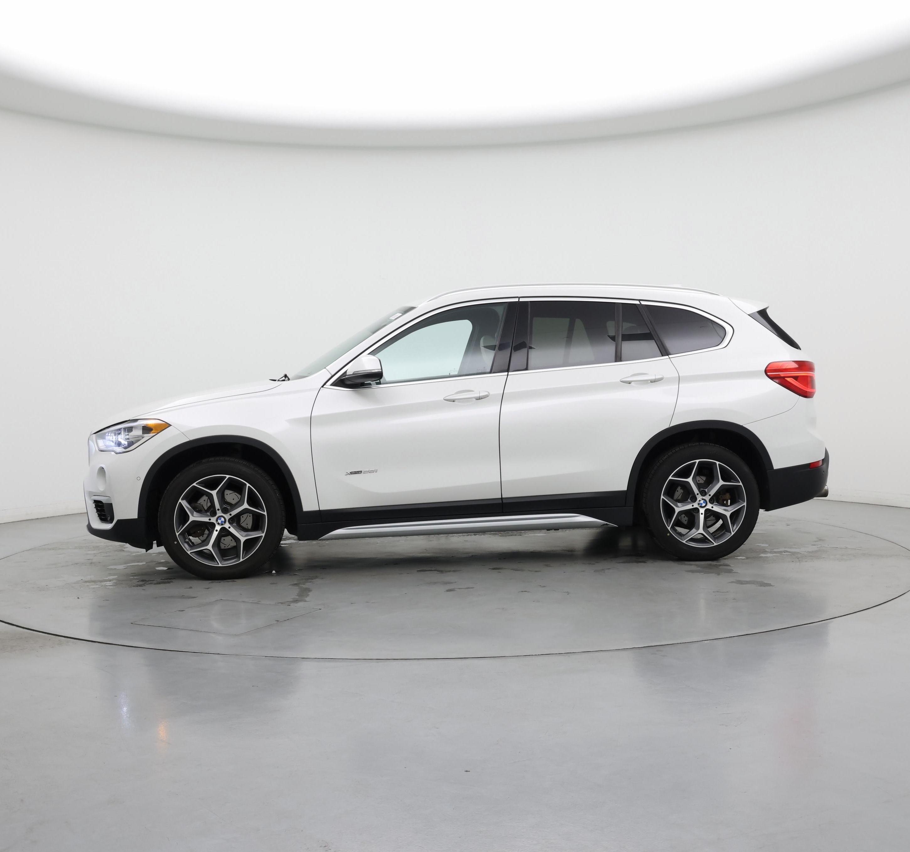 Thumbnail: 2017 BMW X1 - 3