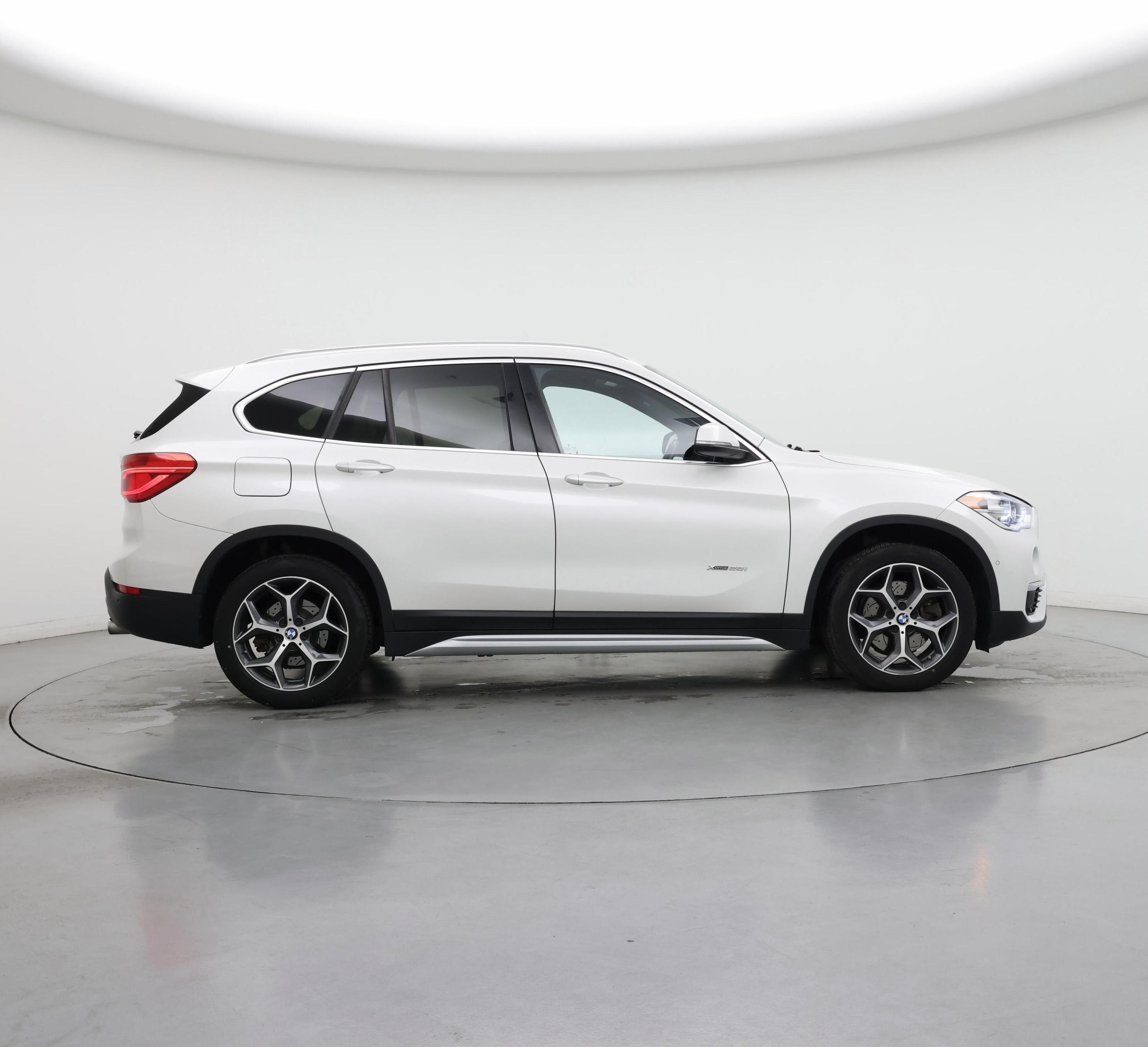 Thumbnail: 2017 BMW X1 - 7