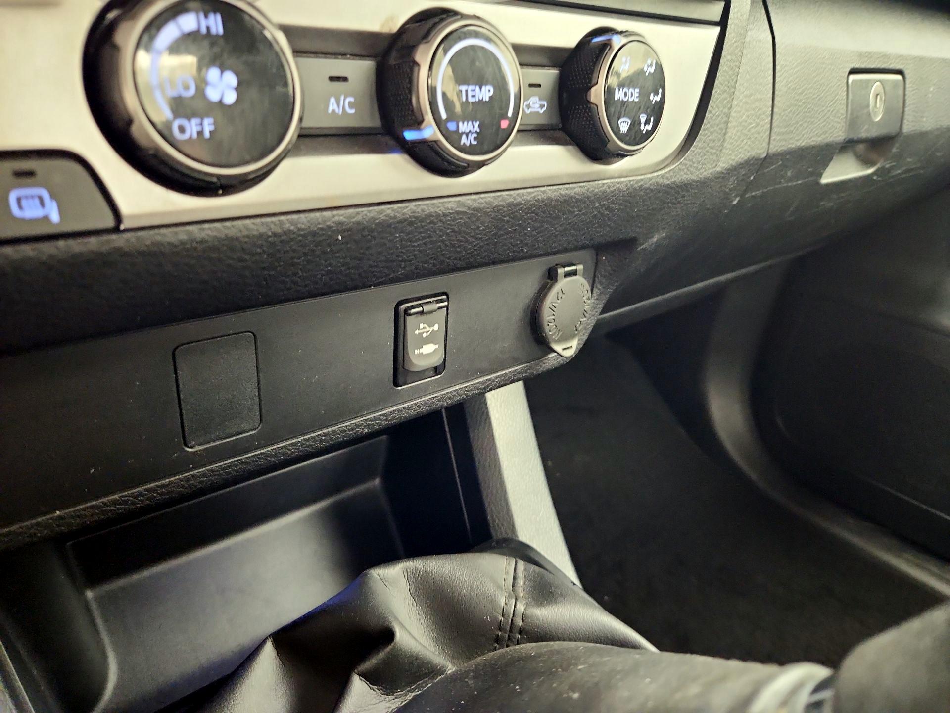 Thumbnail: 2017 Toyota Tacoma - 18