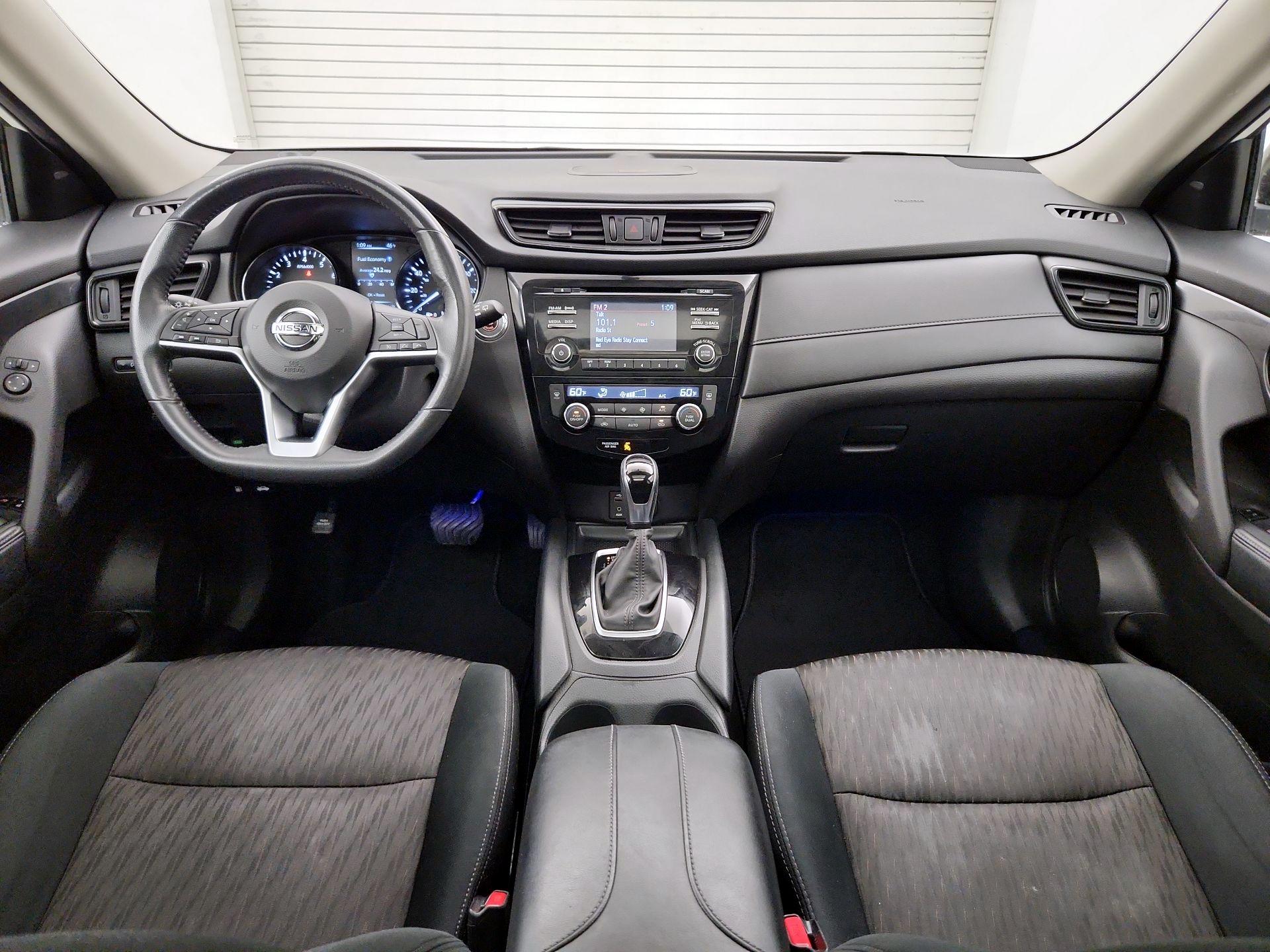Thumbnail: 2017 Nissan Rogue - 9