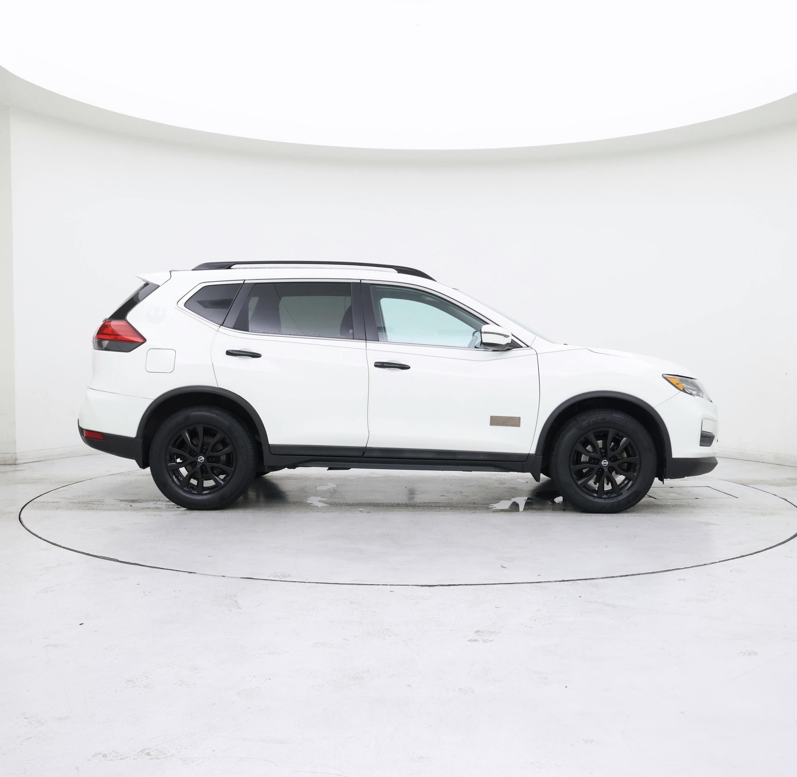 Thumbnail: 2017 Nissan Rogue - 7
