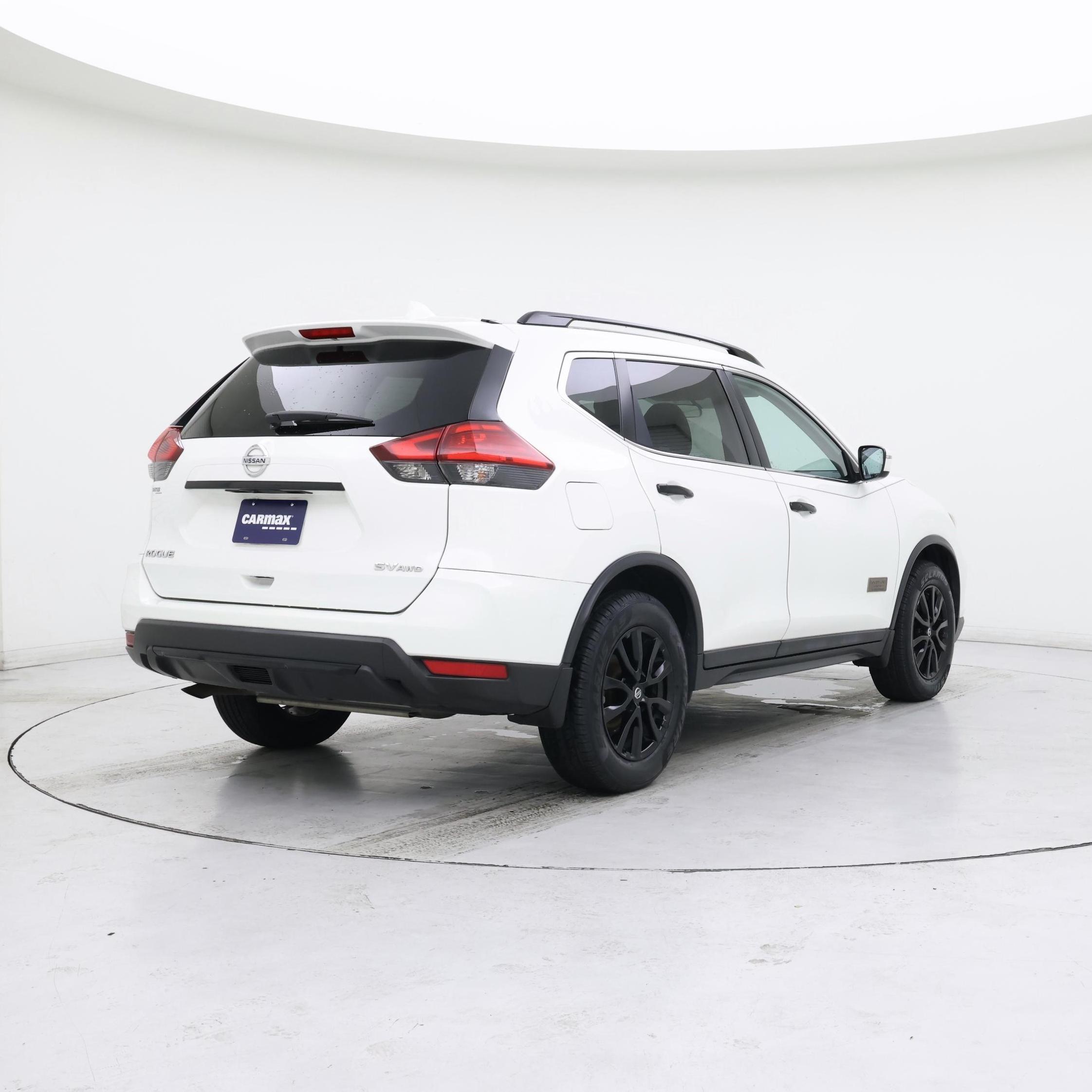 Thumbnail: 2017 Nissan Rogue - 8