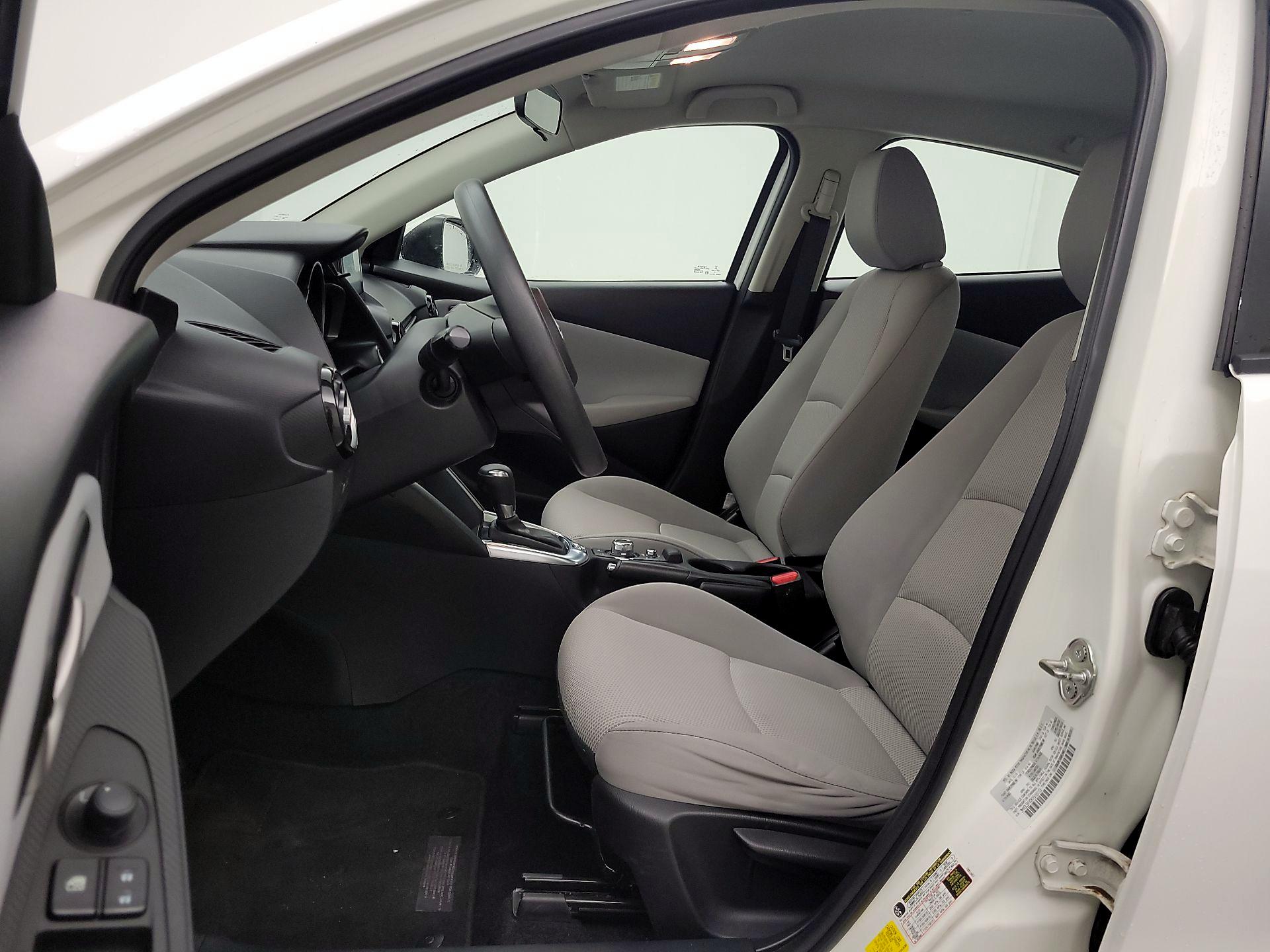 Thumbnail: 2019 Toyota Yaris - 11