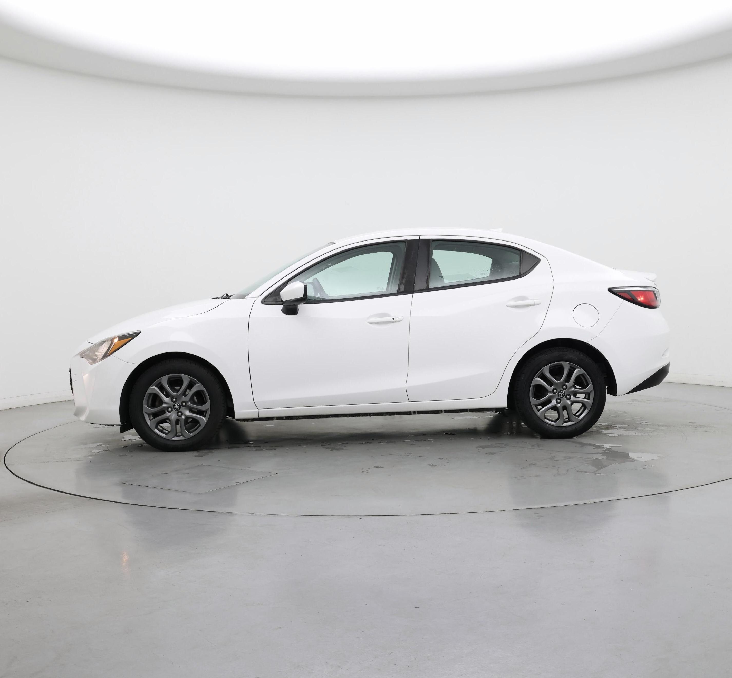 Thumbnail: 2019 Toyota Yaris - 3