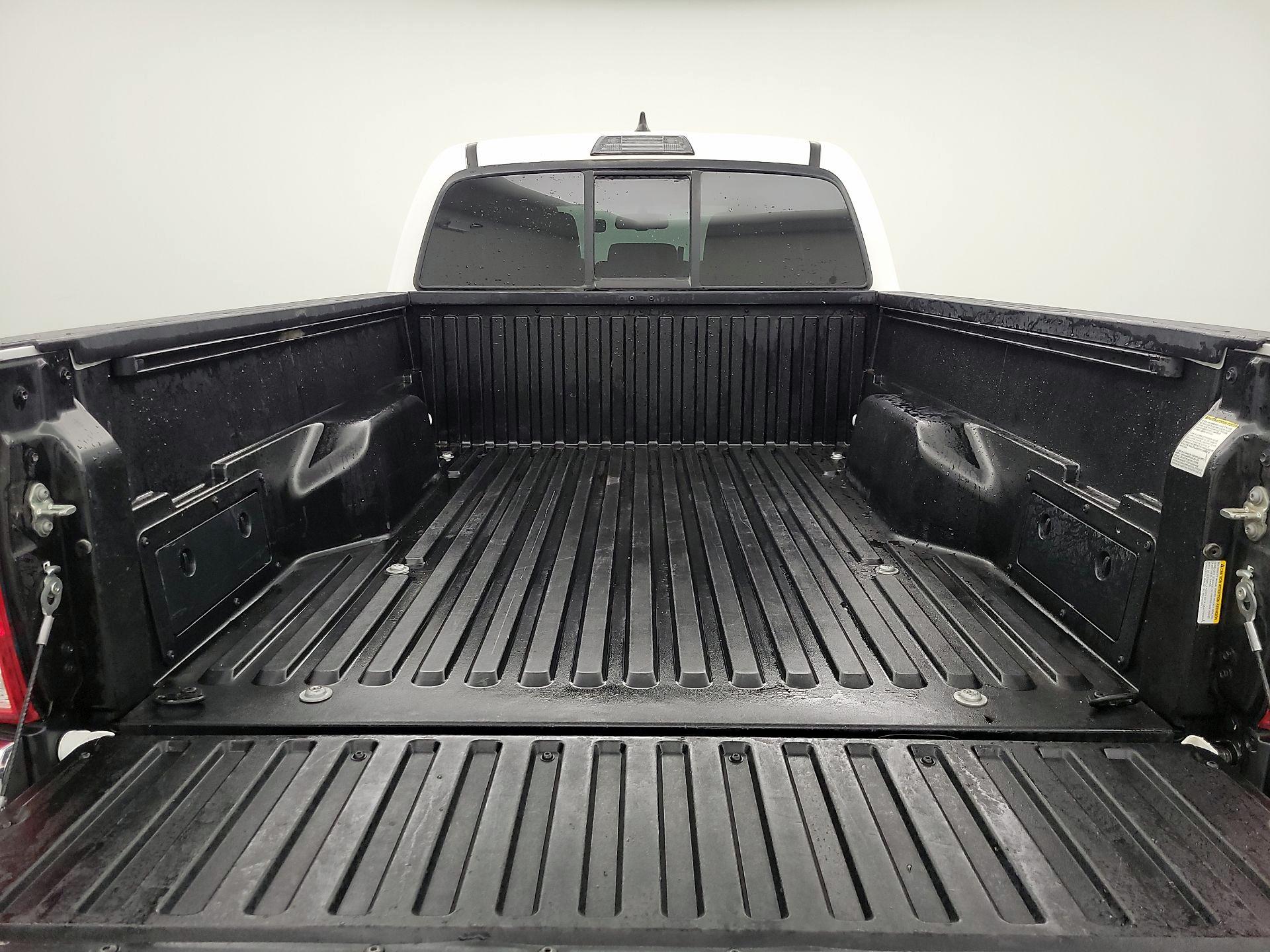 Thumbnail: 2017 Toyota Tacoma - 20
