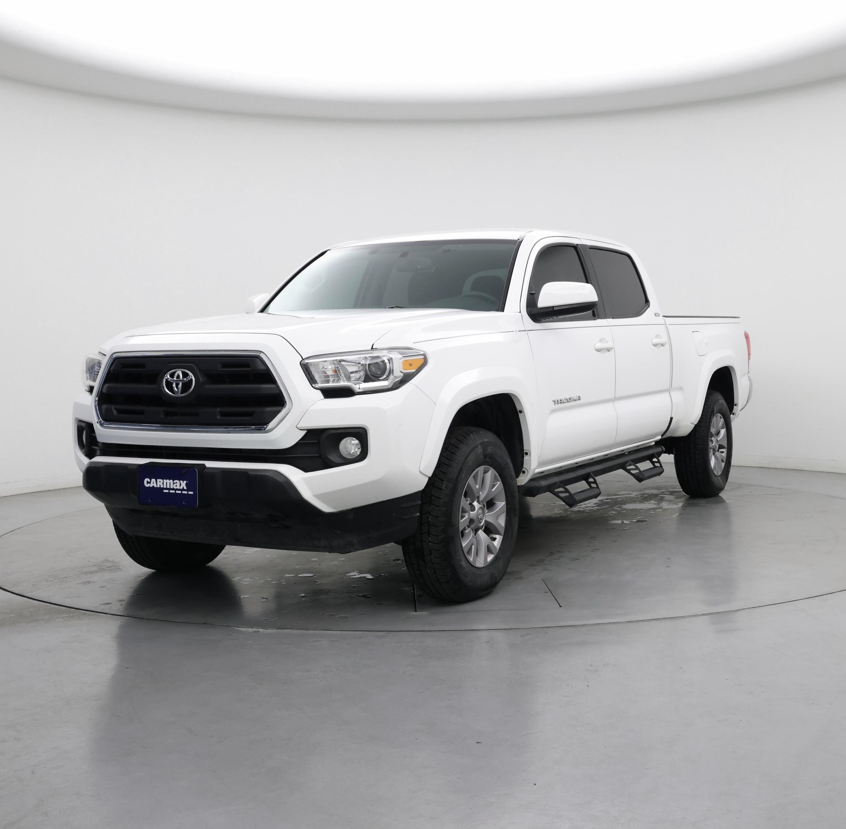 Thumbnail: 2017 Toyota Tacoma - 4