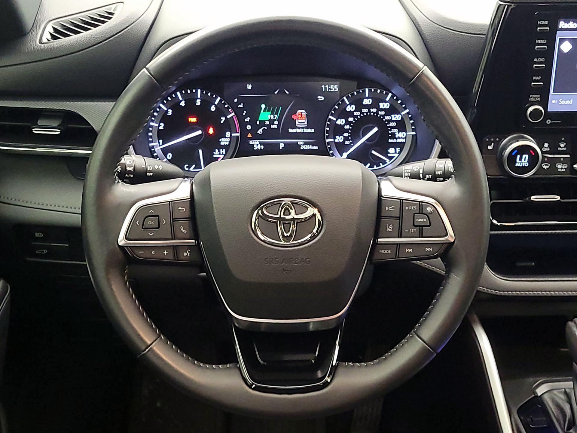 Thumbnail: 2021 Toyota Highlander - 10
