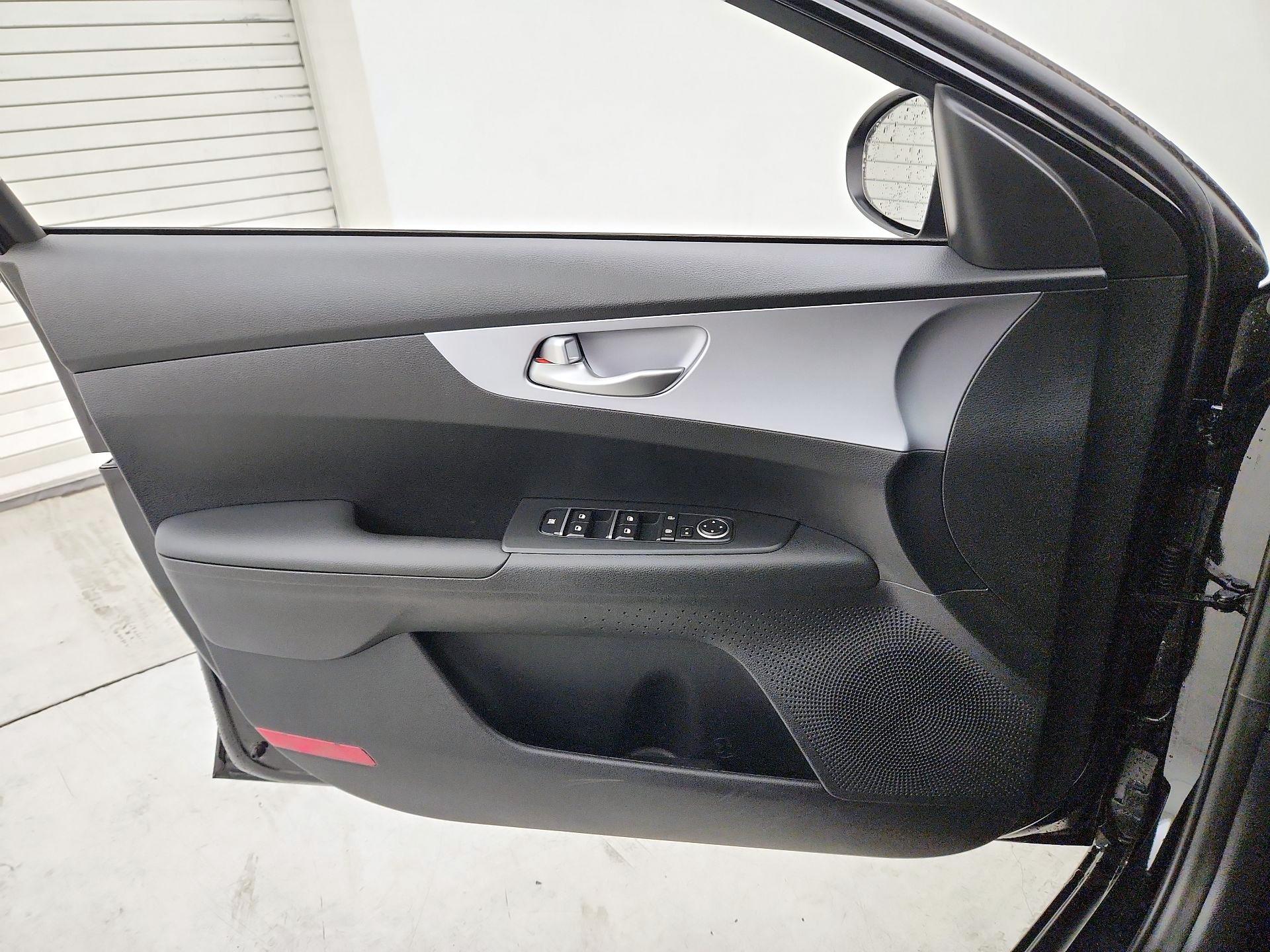 Thumbnail: 2024 Kia Forte - 12