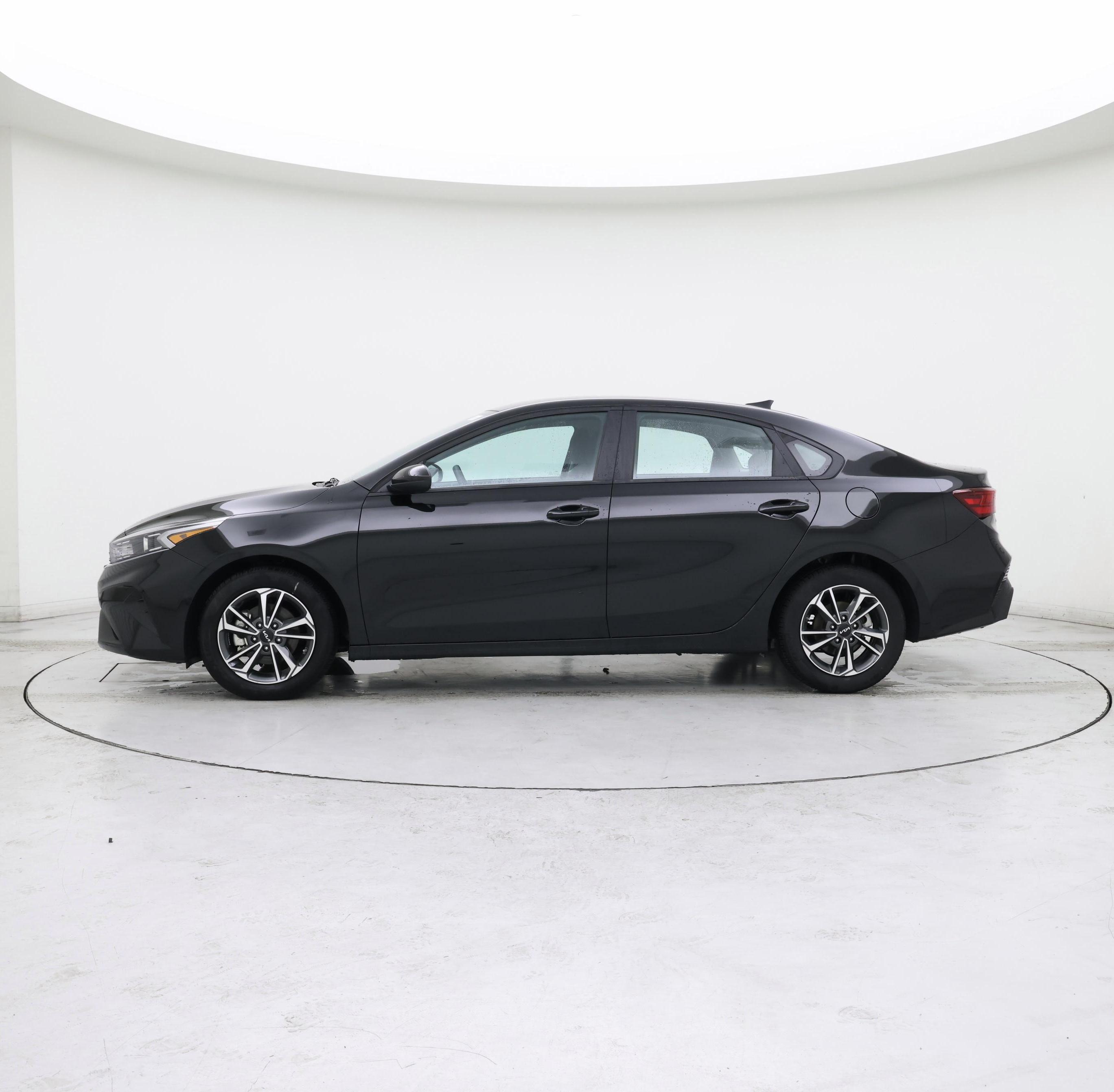 Thumbnail: 2024 Kia Forte - 3