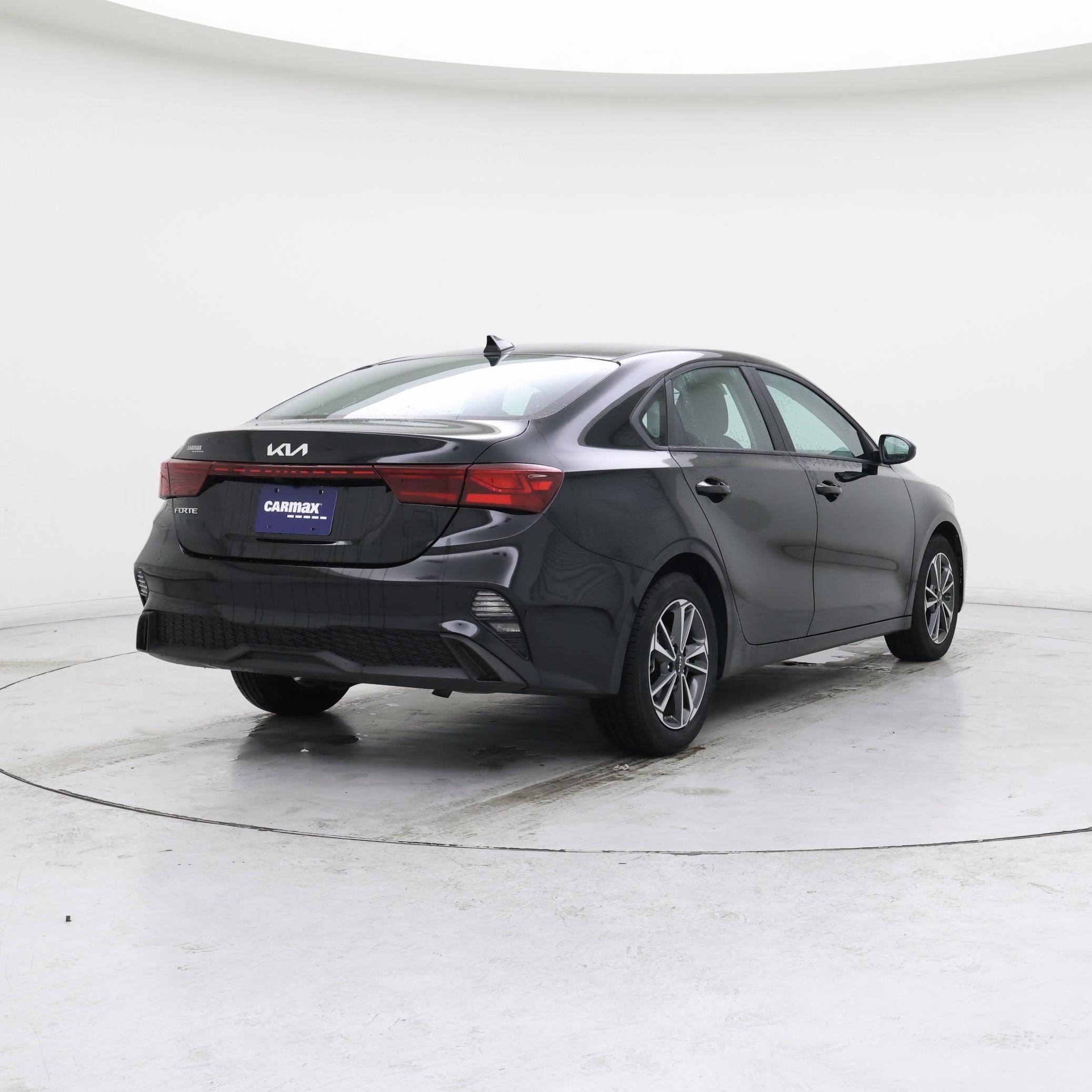 Thumbnail: 2024 Kia Forte - 8