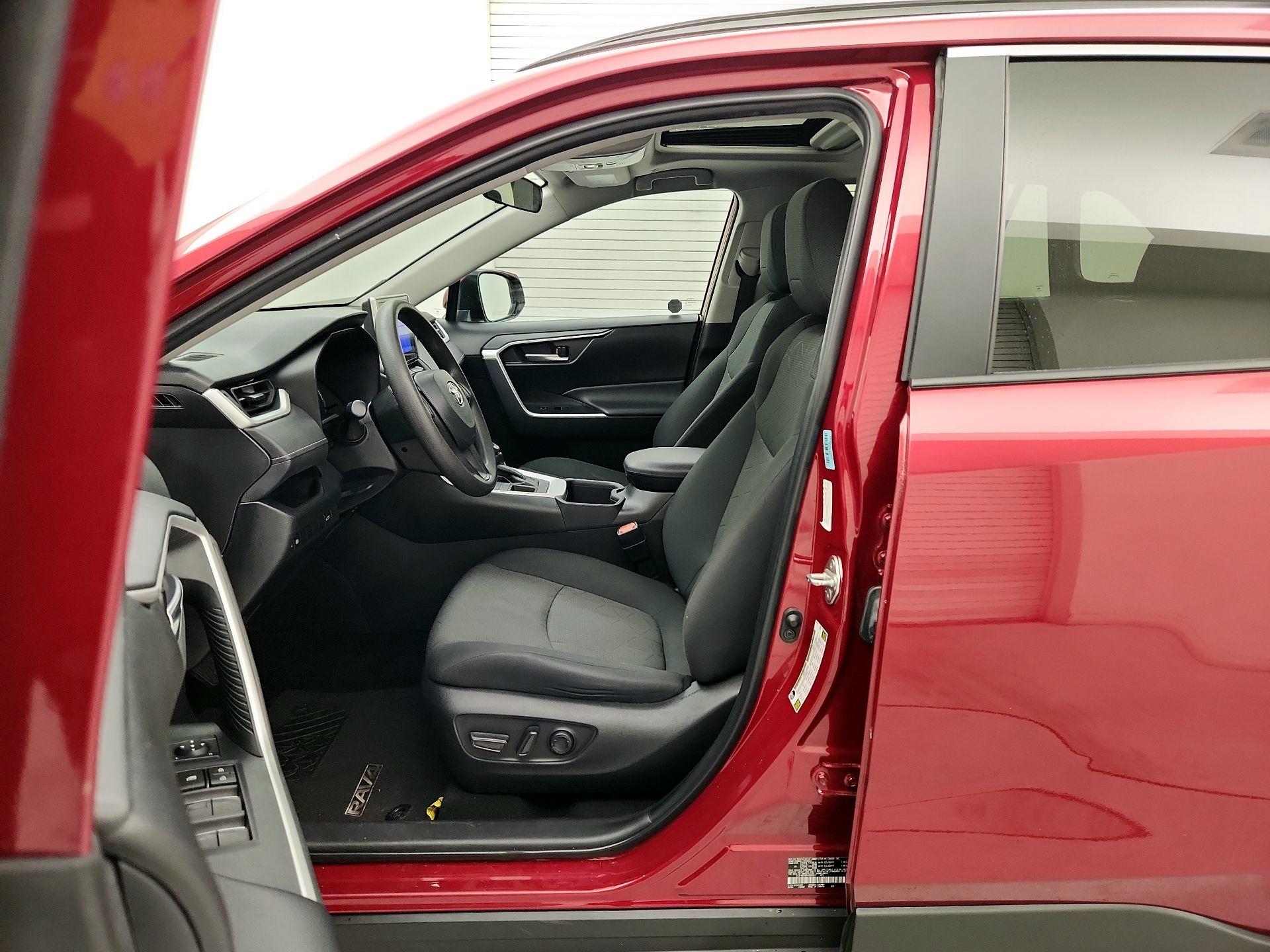 Thumbnail: 2023 Toyota RAV4 - 11