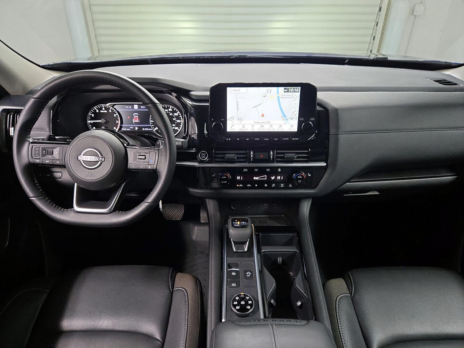 Thumbnail: 2024 Nissan Pathfinder - 9