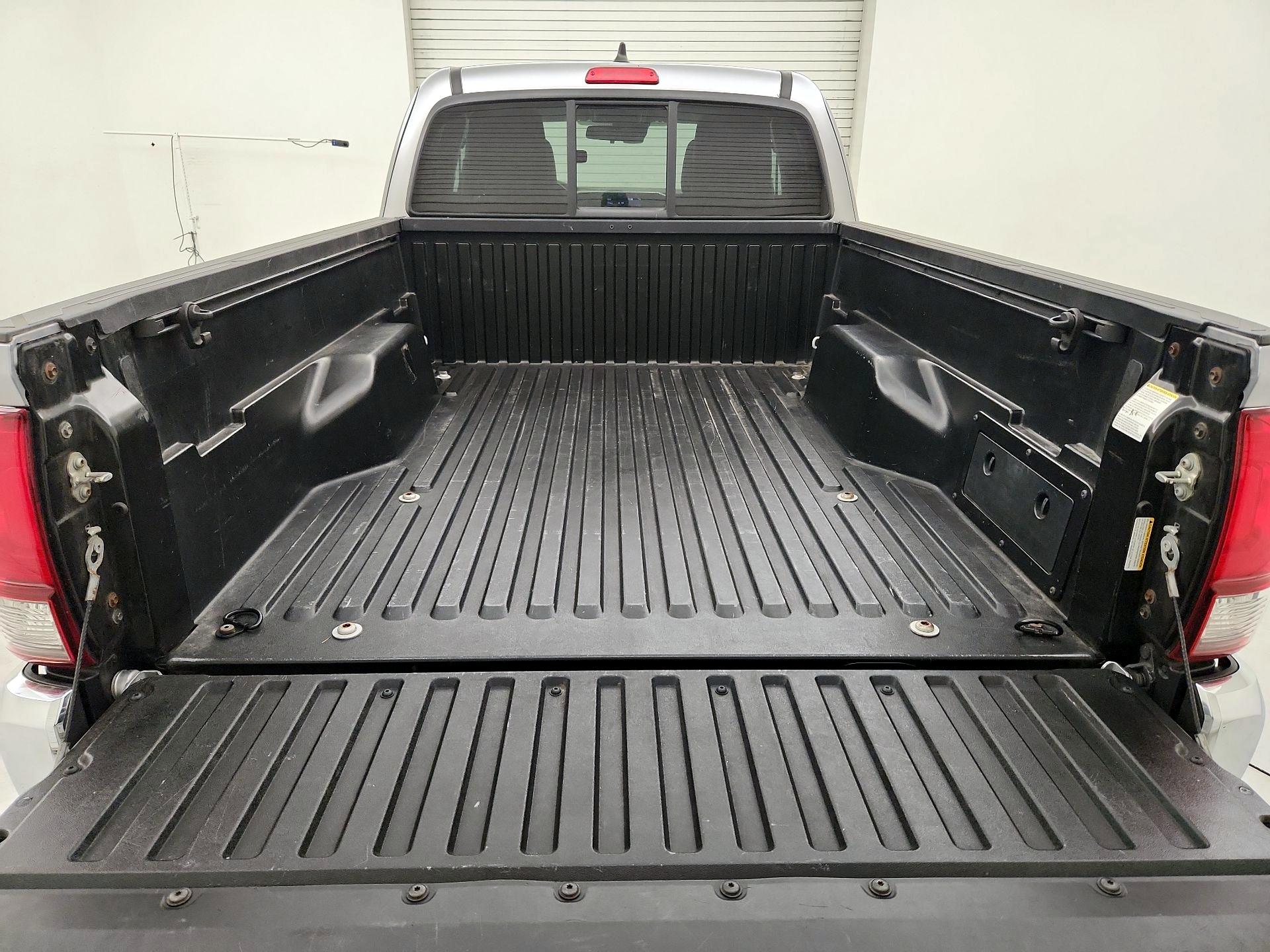 Thumbnail: 2021 Toyota Tacoma - 20