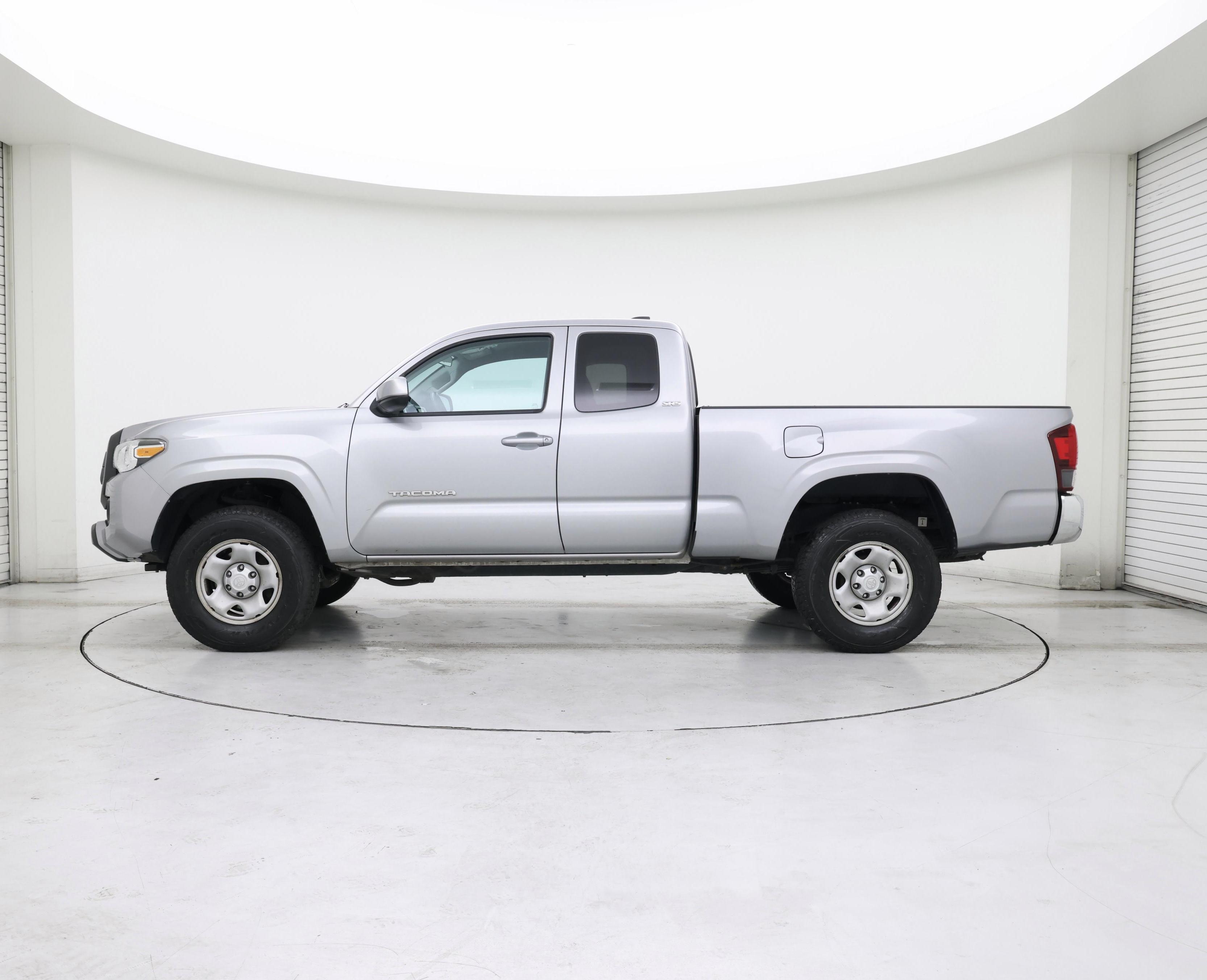 Thumbnail: 2021 Toyota Tacoma - 3