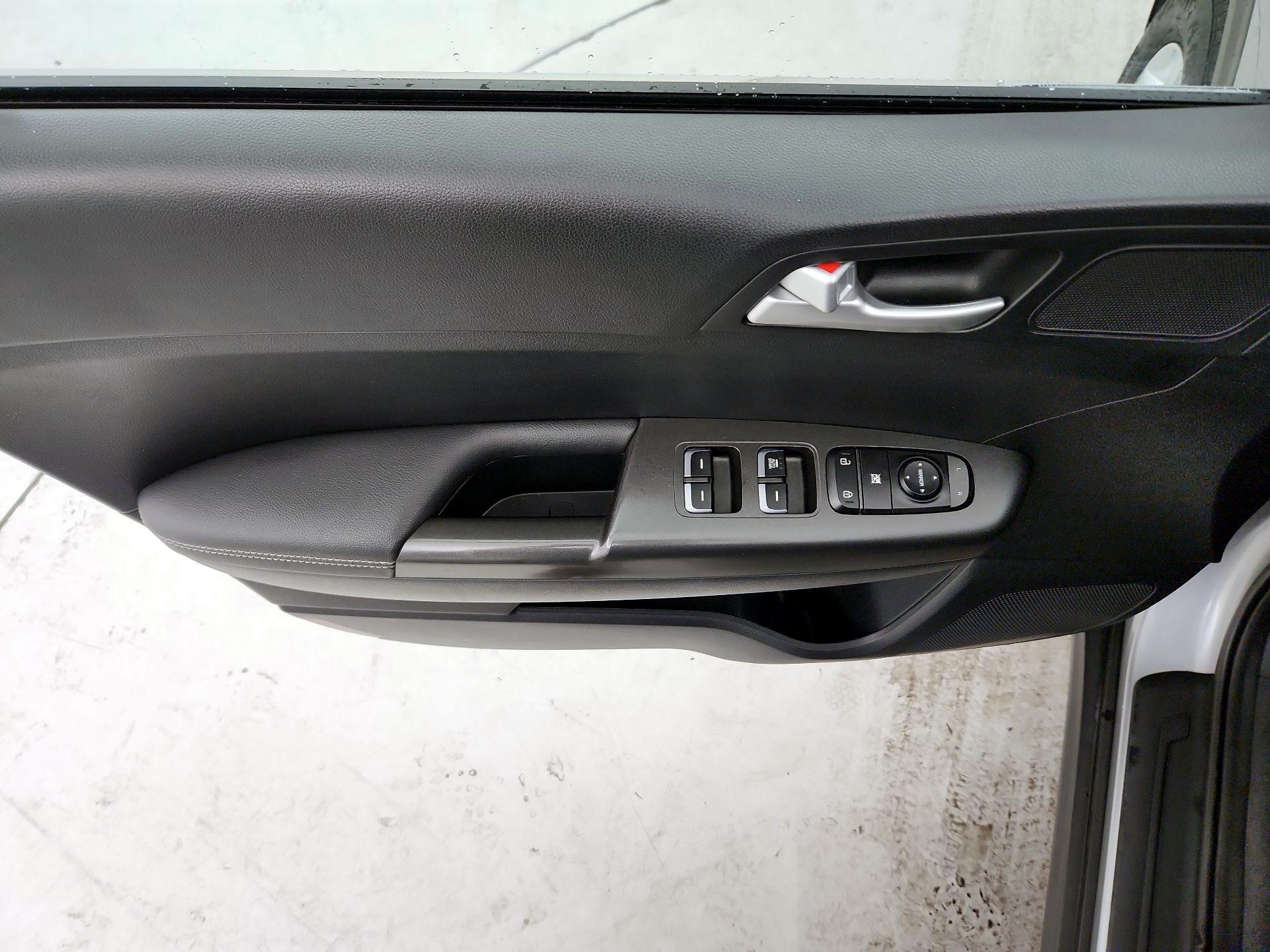 Thumbnail: 2019 Kia Sportage - 12