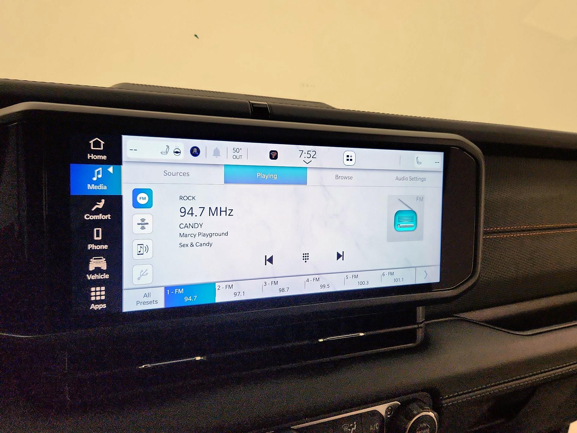 Thumbnail: 2025 Jeep Gladiator - 15