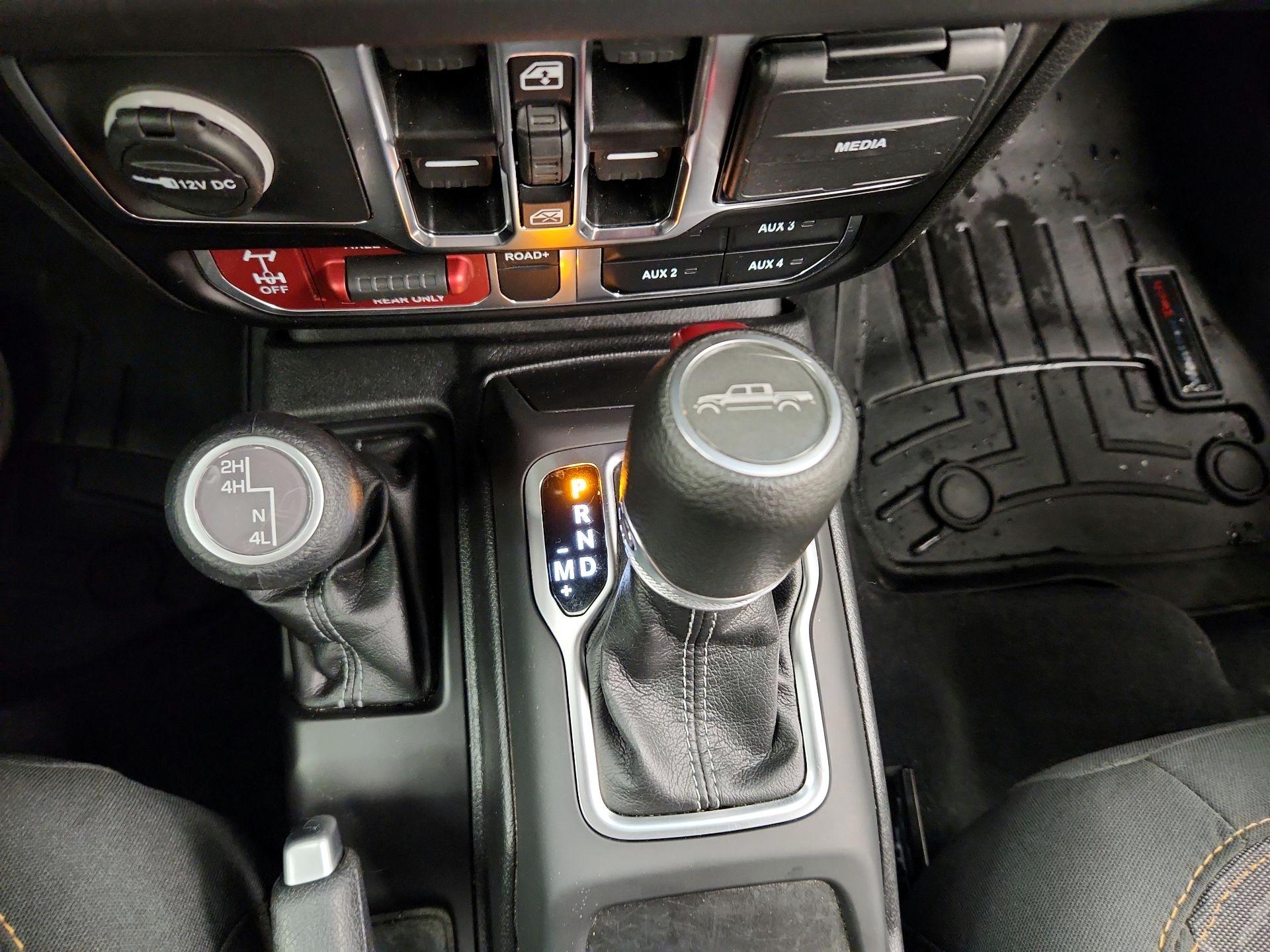 Thumbnail: 2025 Jeep Gladiator - 17