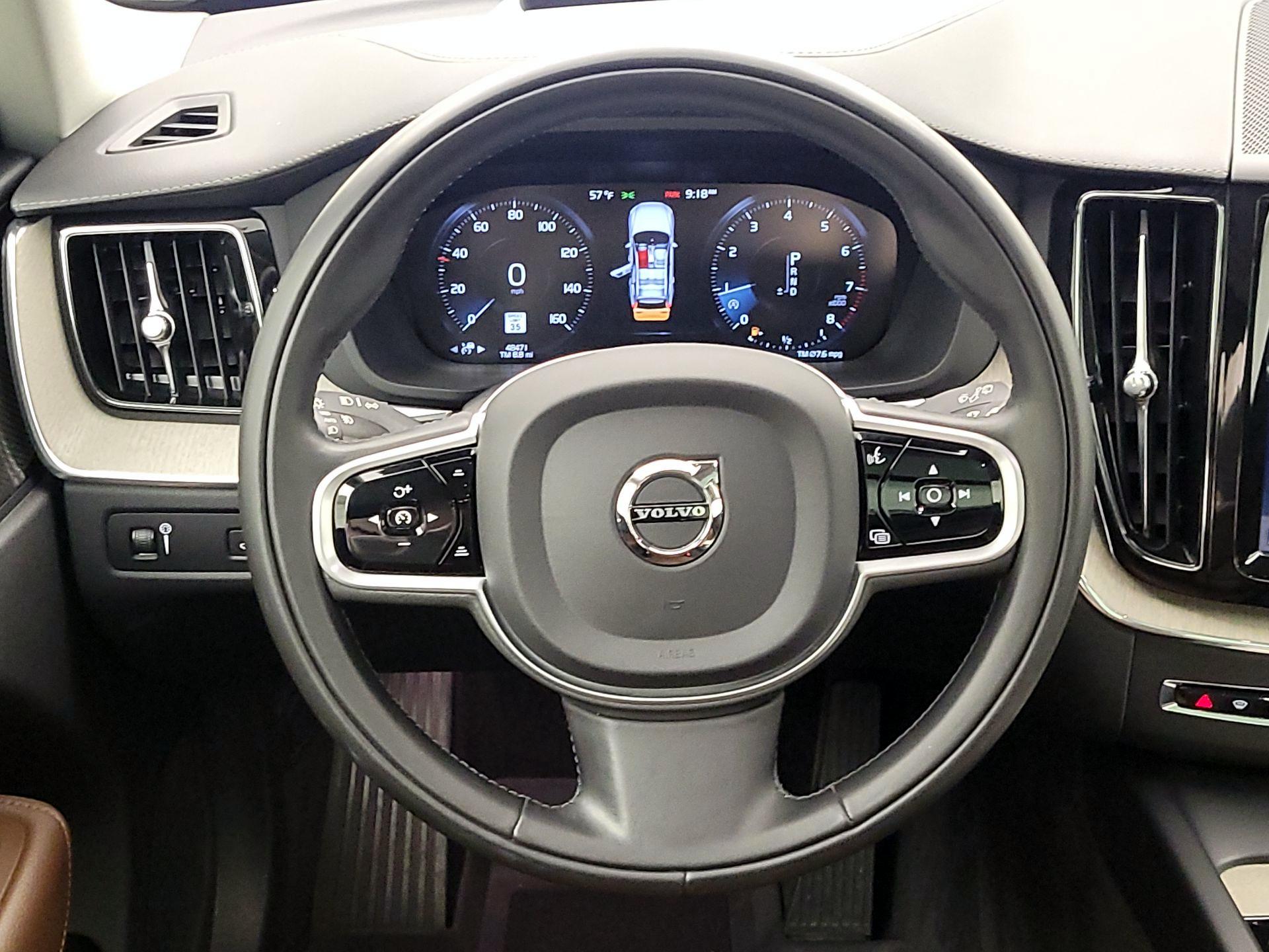 Thumbnail: 2020 Volvo XC60 - 10