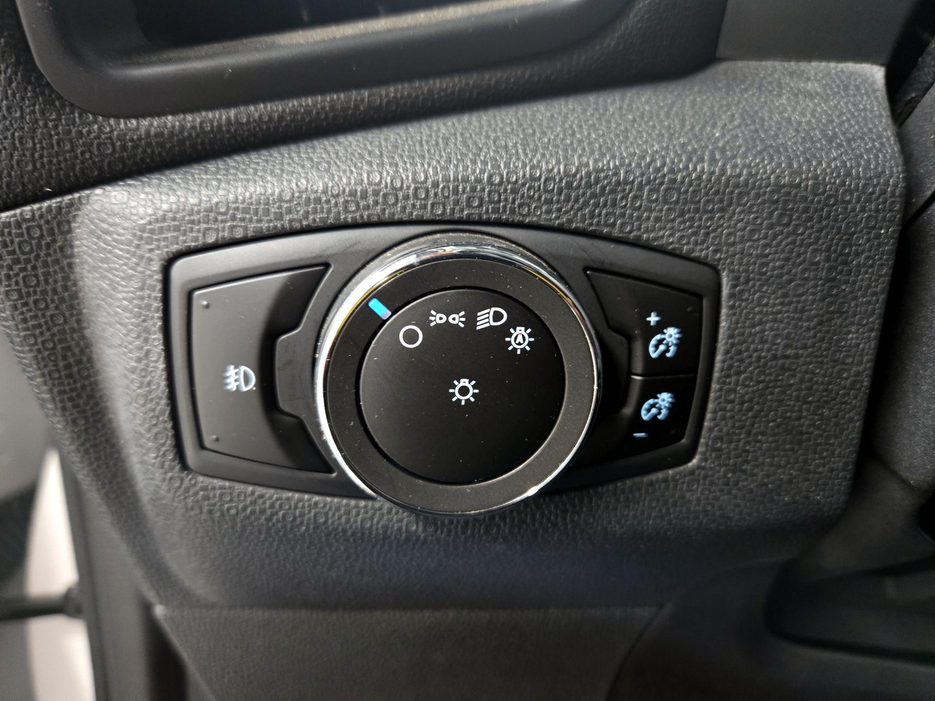 Thumbnail: 2018 Ford EcoSport - 13