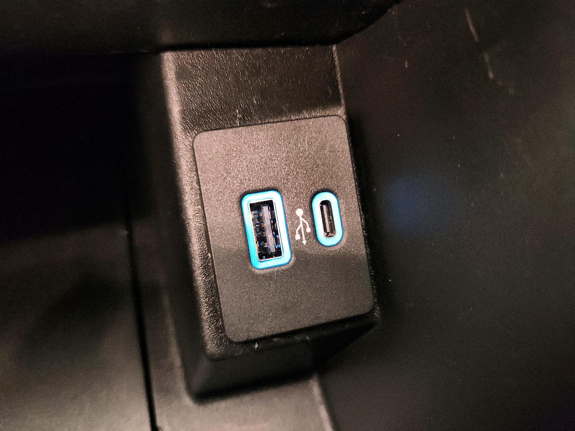 Thumbnail: 2022 Ford Edge - 18