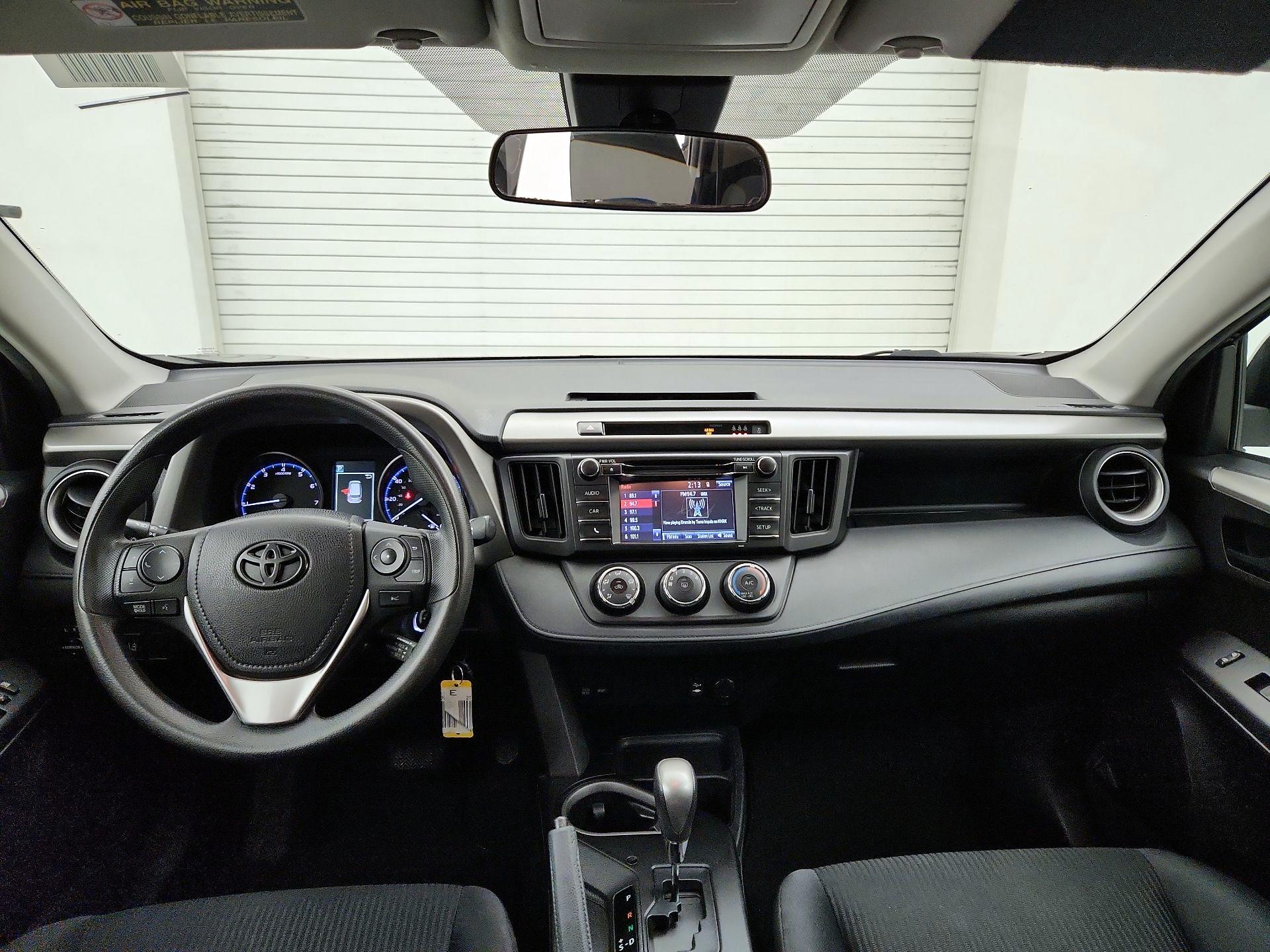 Thumbnail: 2017 Toyota RAV4 - 9