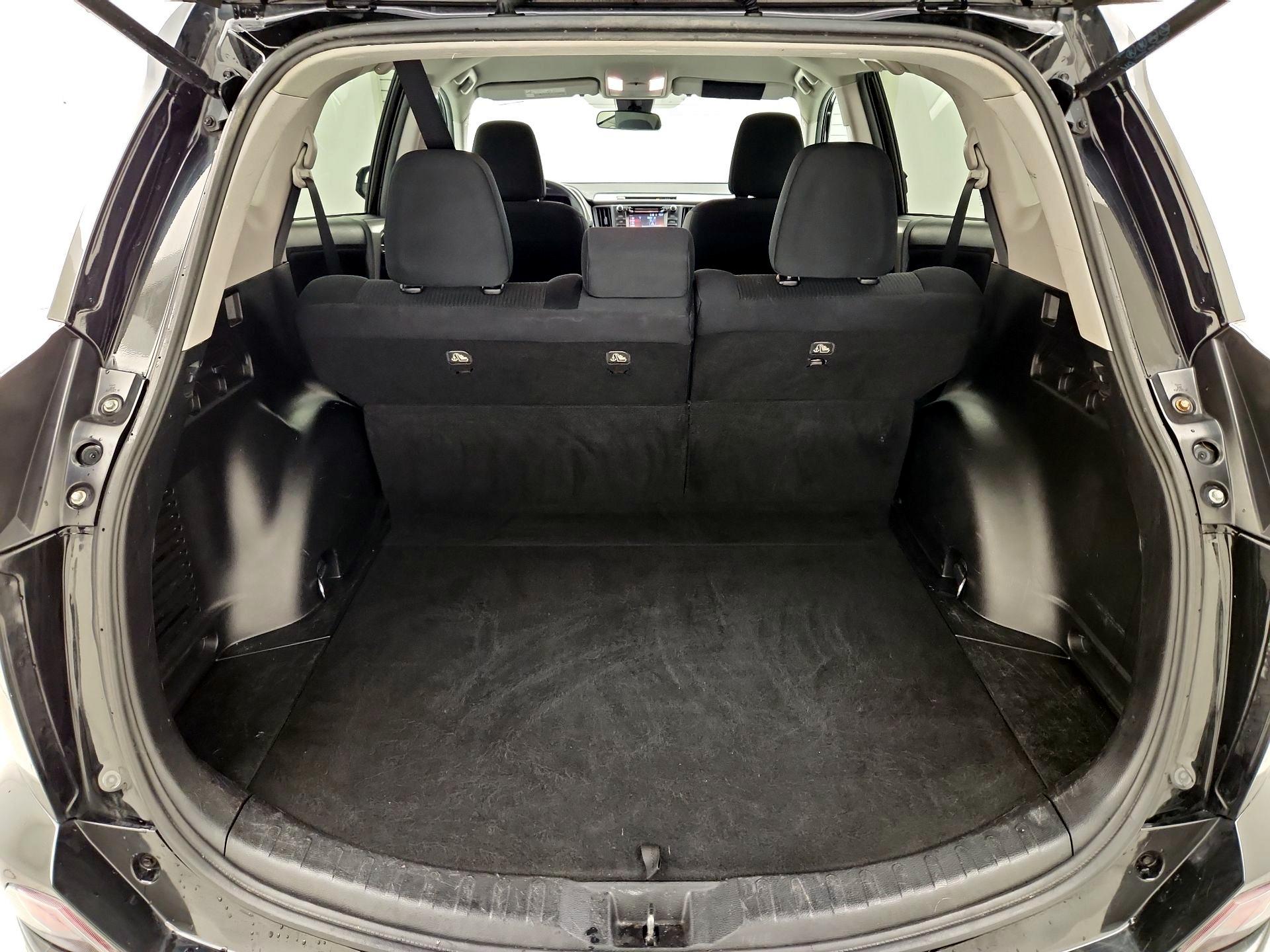 Thumbnail: 2017 Toyota RAV4 - 20