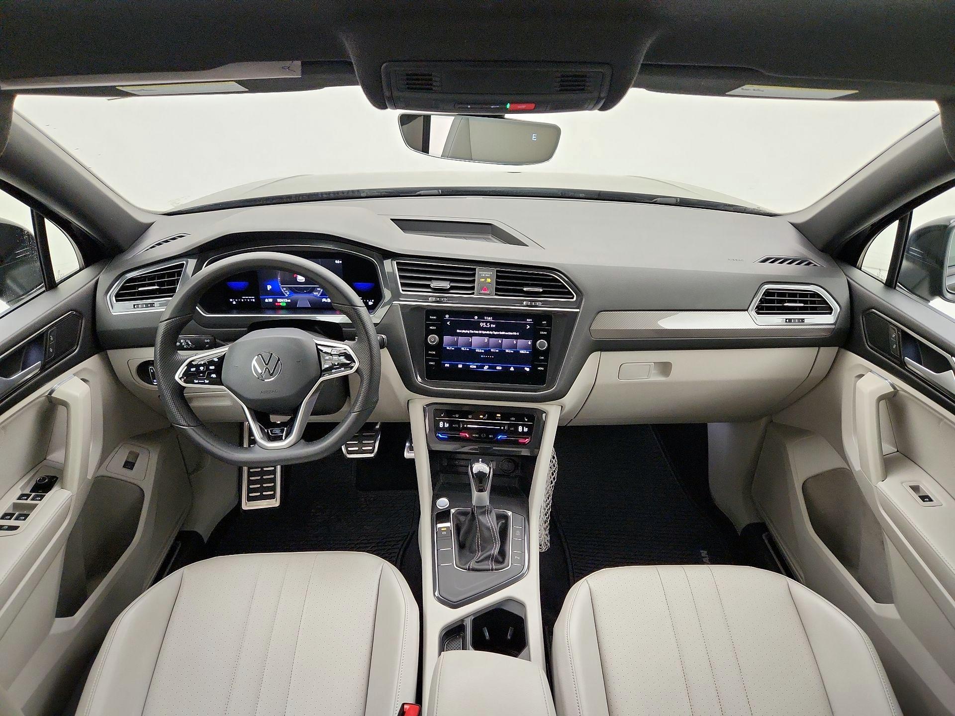 Thumbnail: 2022 Volkswagen Tiguan - 9