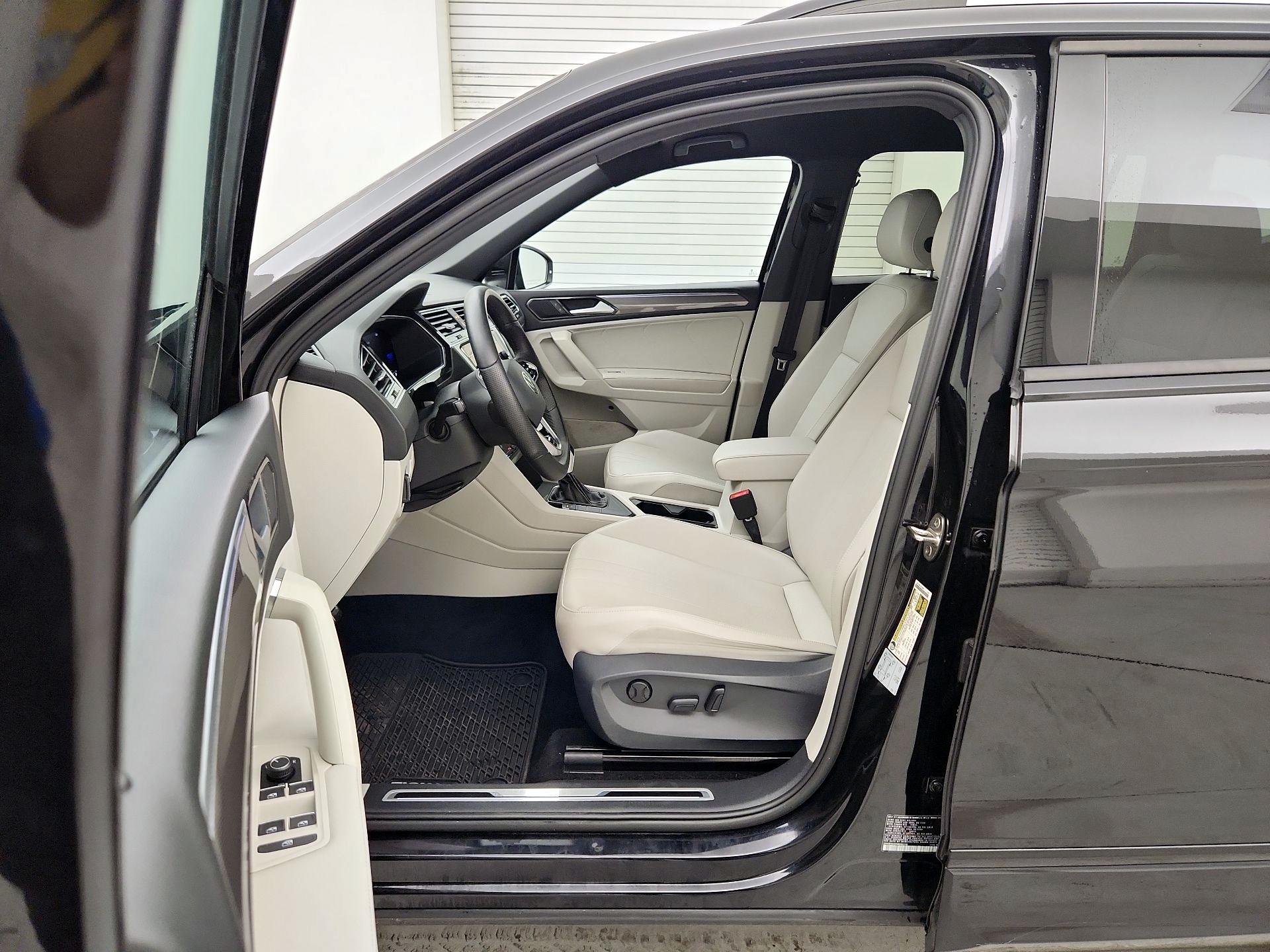 Thumbnail: 2022 Volkswagen Tiguan - 11