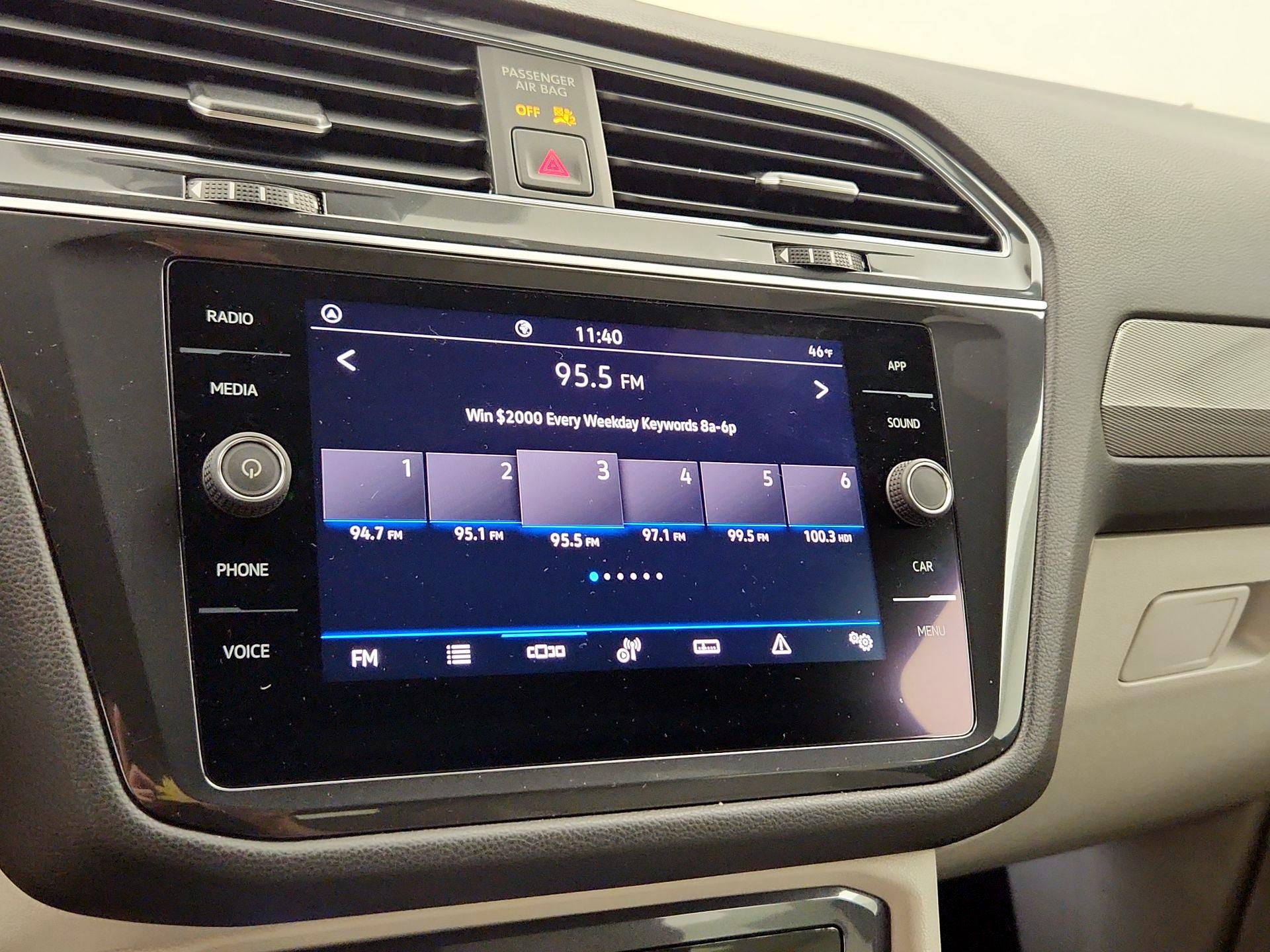 Thumbnail: 2022 Volkswagen Tiguan - 15