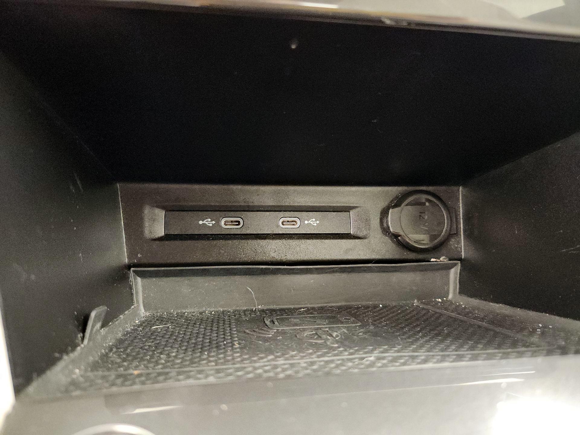 Thumbnail: 2022 Volkswagen Tiguan - 18