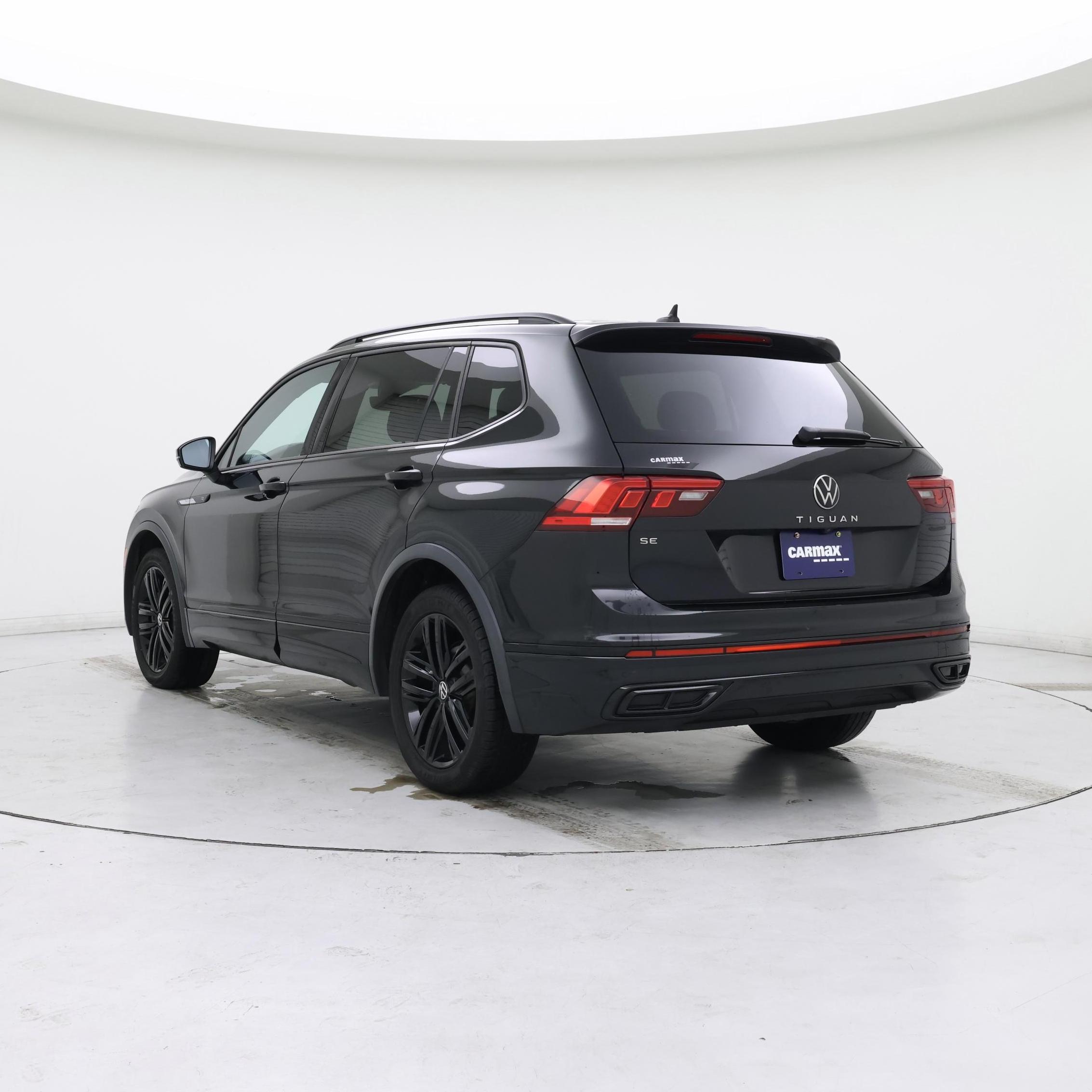 Thumbnail: 2022 Volkswagen Tiguan - 2