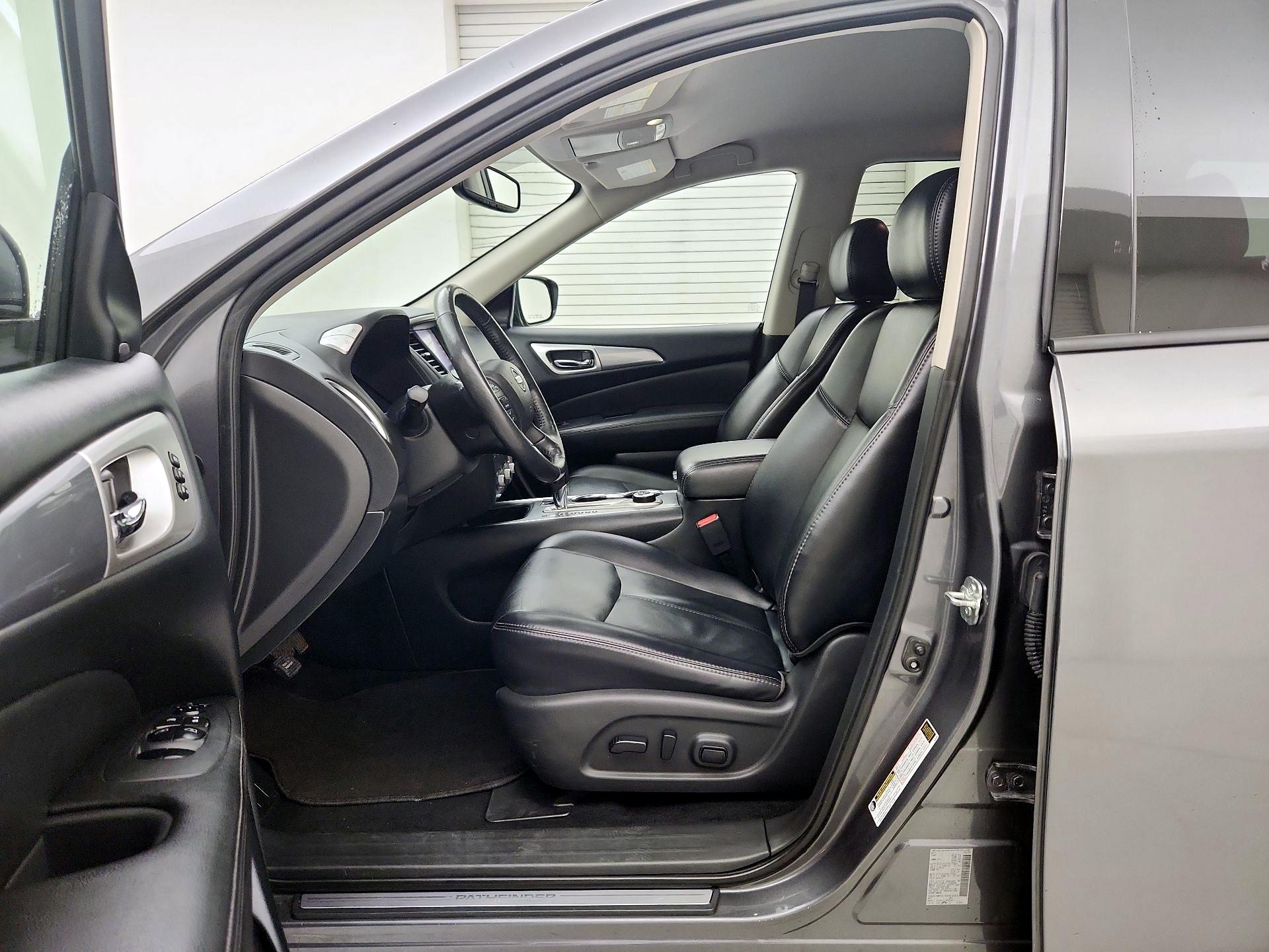 Thumbnail: 2019 Nissan Pathfinder - 11