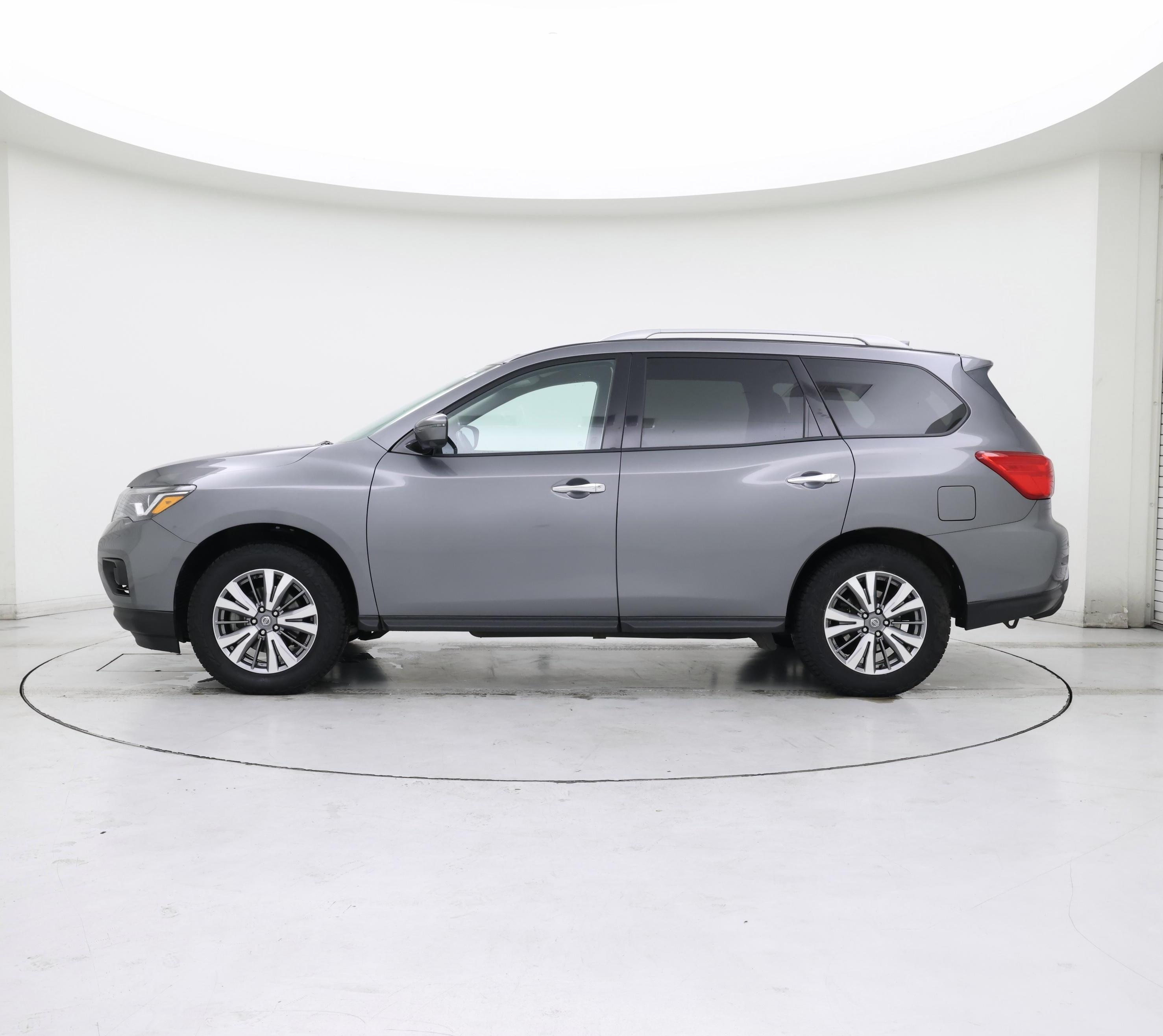 Thumbnail: 2019 Nissan Pathfinder - 3