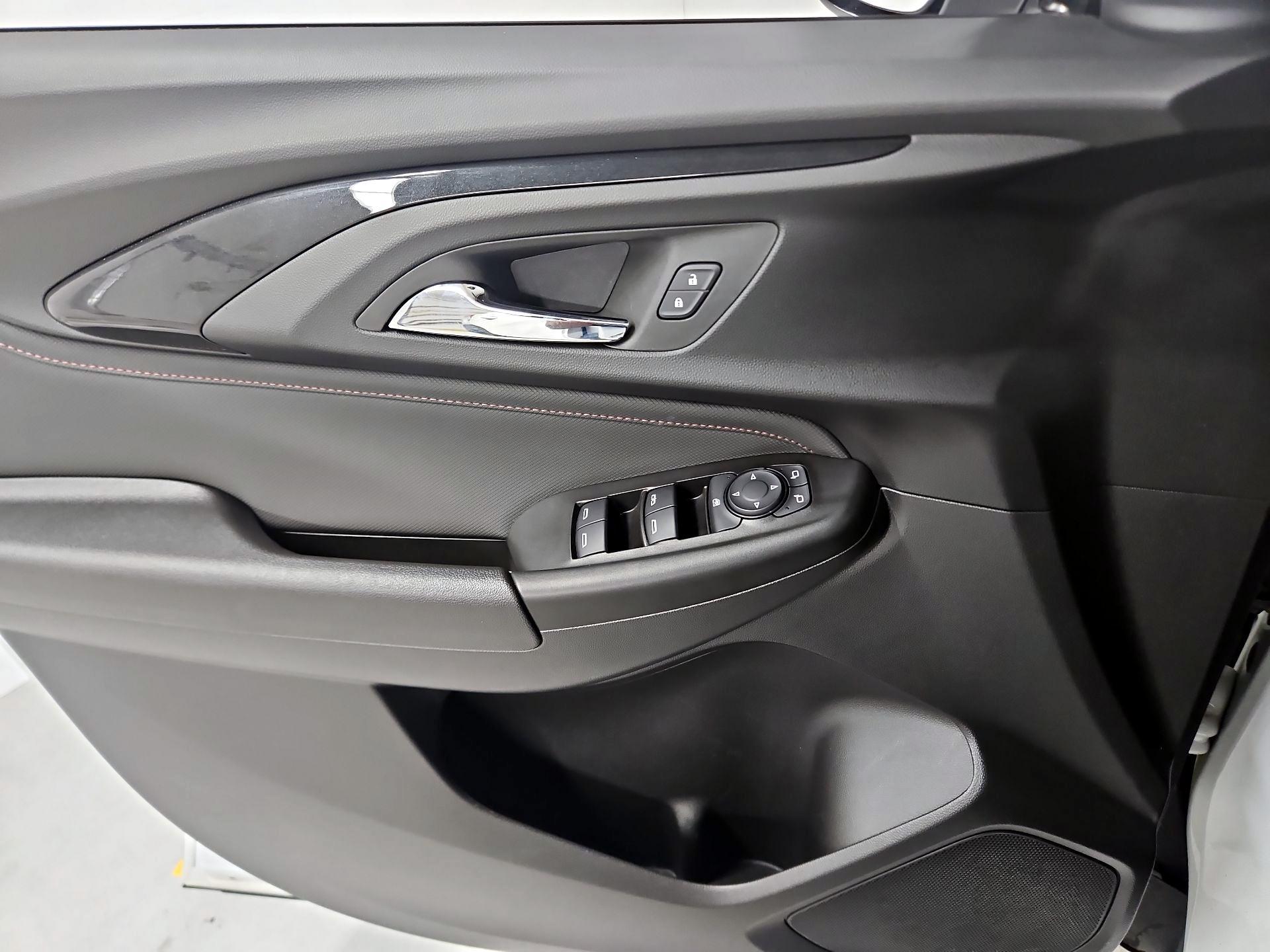 Thumbnail: 2023 Chevrolet TrailBlazer - 12