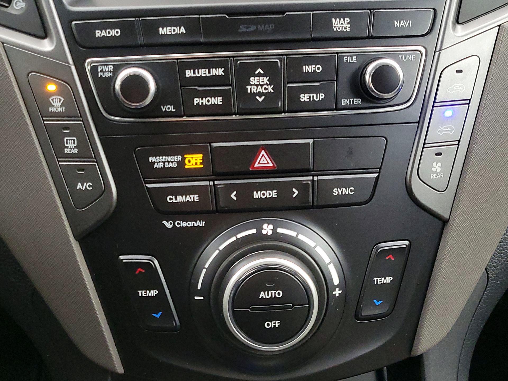 Thumbnail: 2018 Hyundai Santa Fe - 17