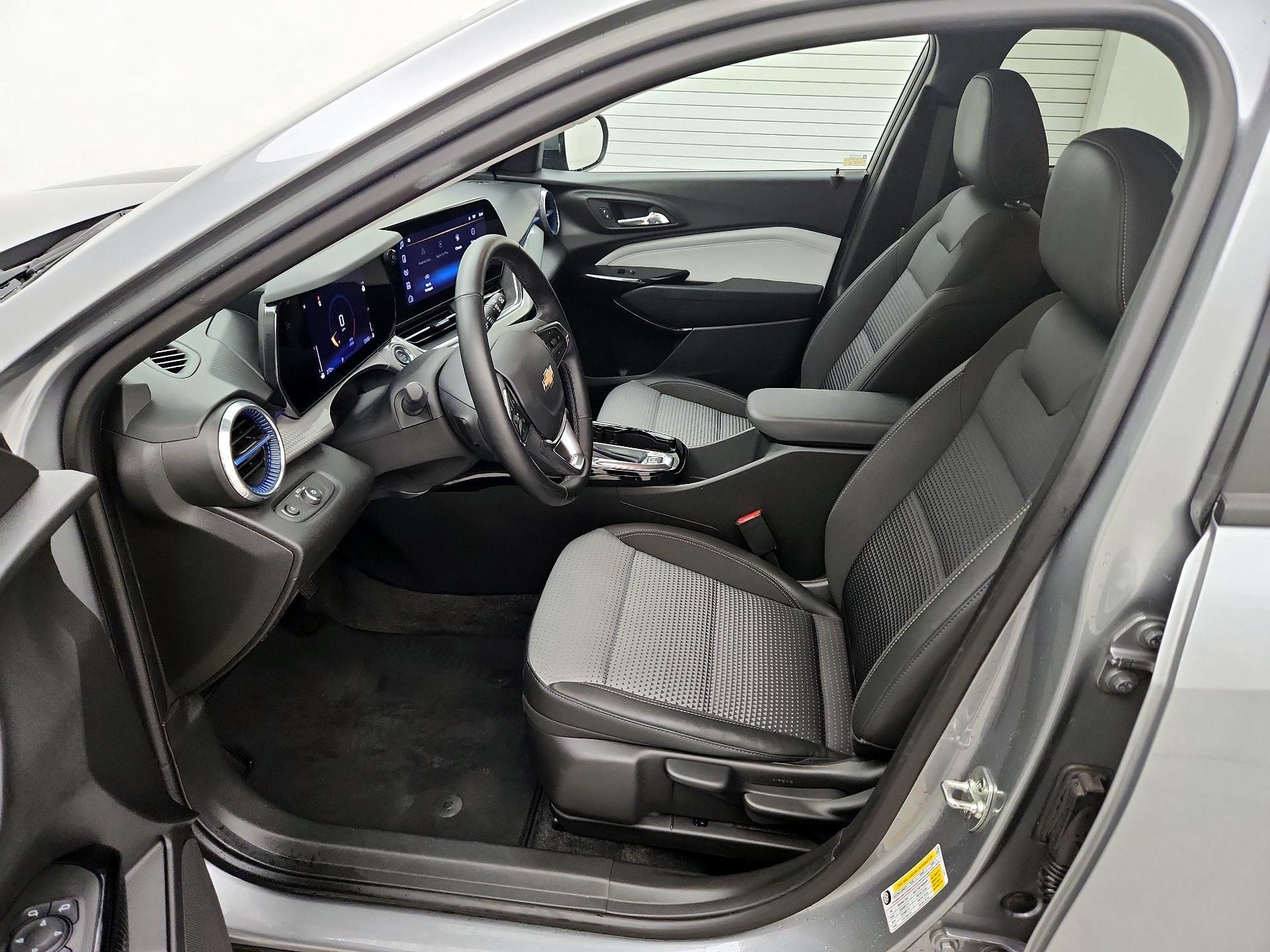 Thumbnail: 2024 Chevrolet Trax - 11