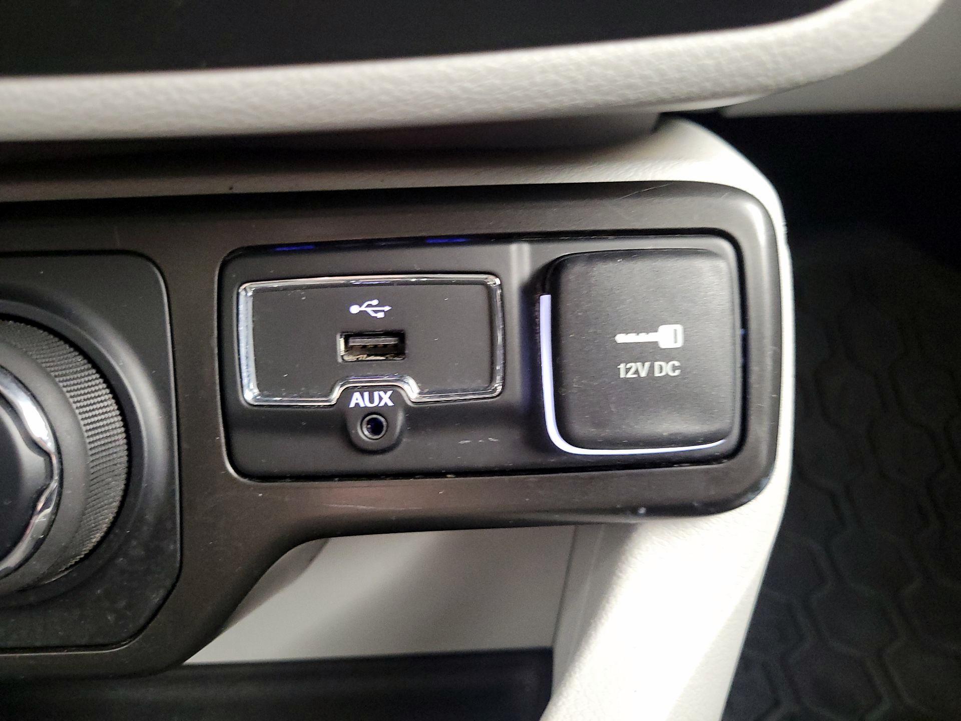 Thumbnail: 2021 Jeep Renegade - 18