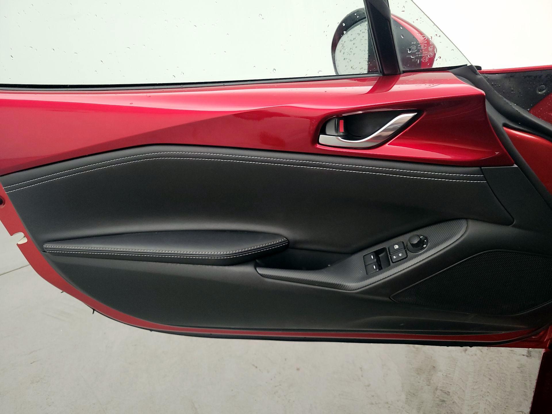 Thumbnail: 2021 Mazda MX-5 Miata - 12