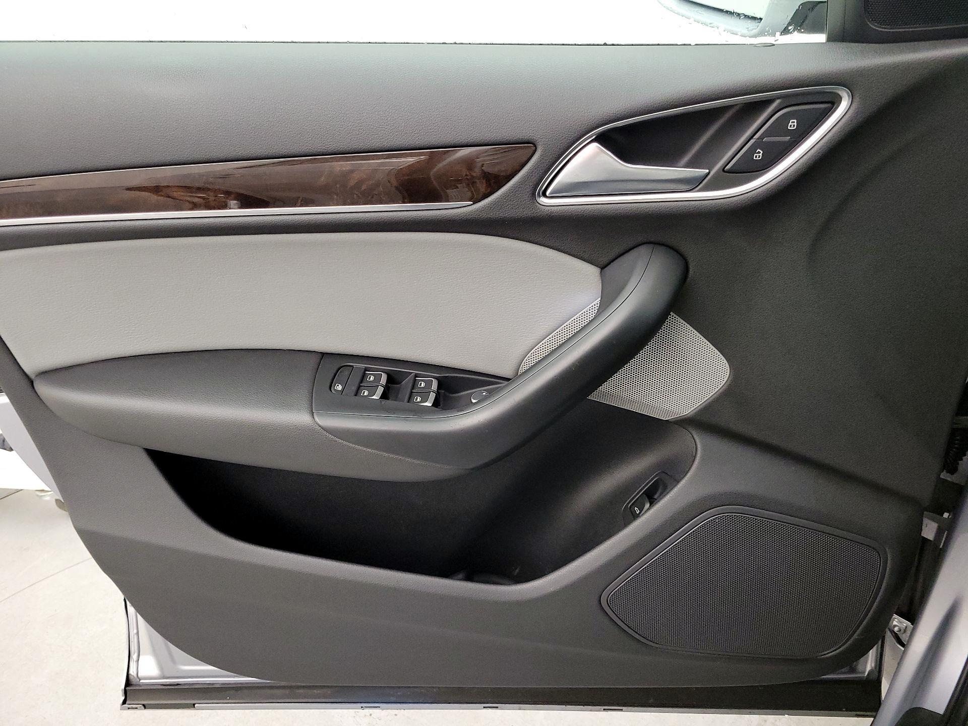 Thumbnail: 2016 Audi Q3 - 12