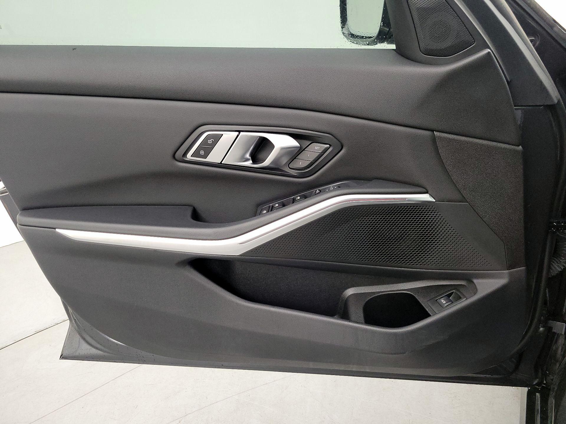 Thumbnail: 2022 BMW 3 Series - 12