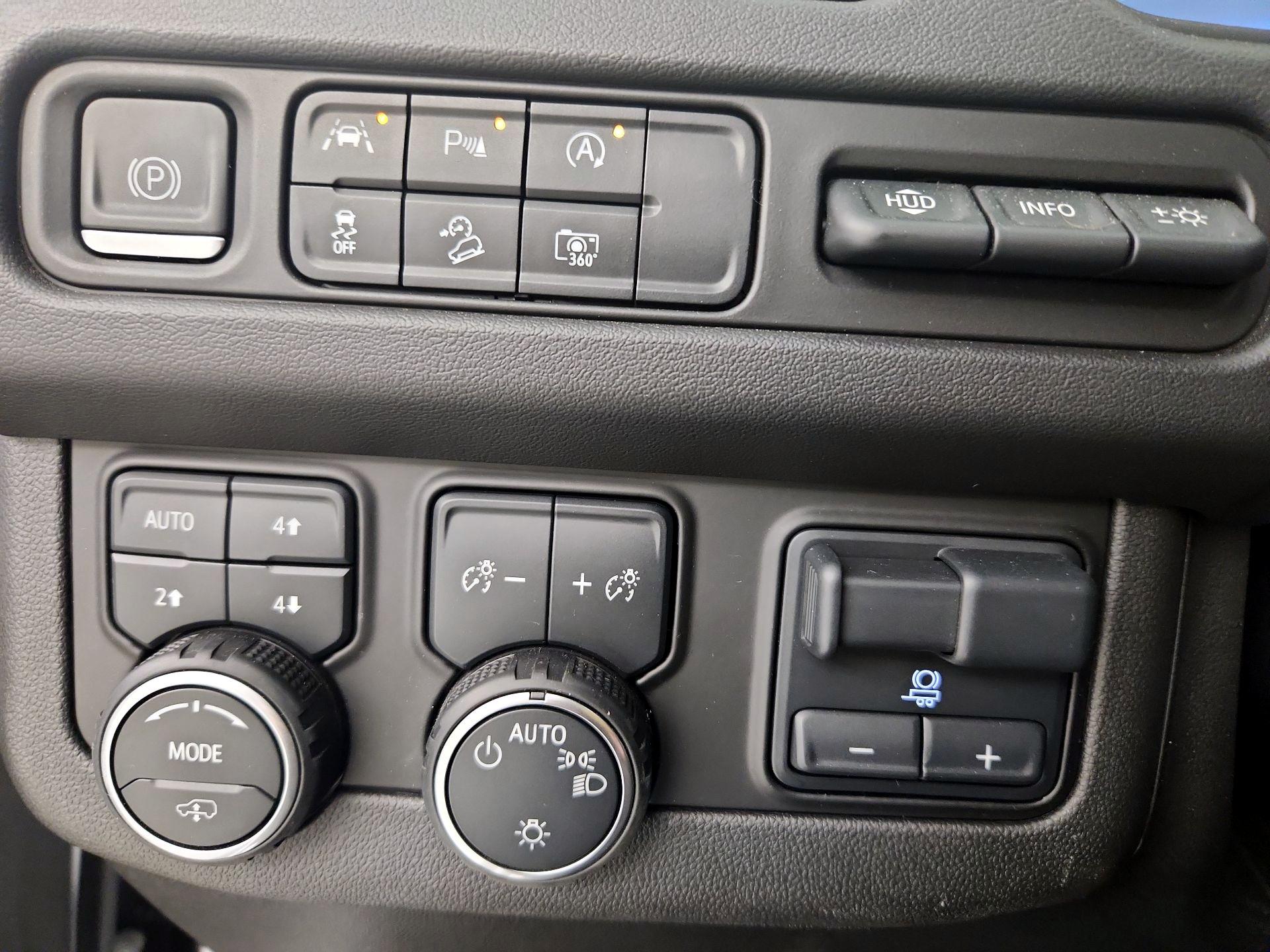 Thumbnail: 2023 Chevrolet Tahoe - 13