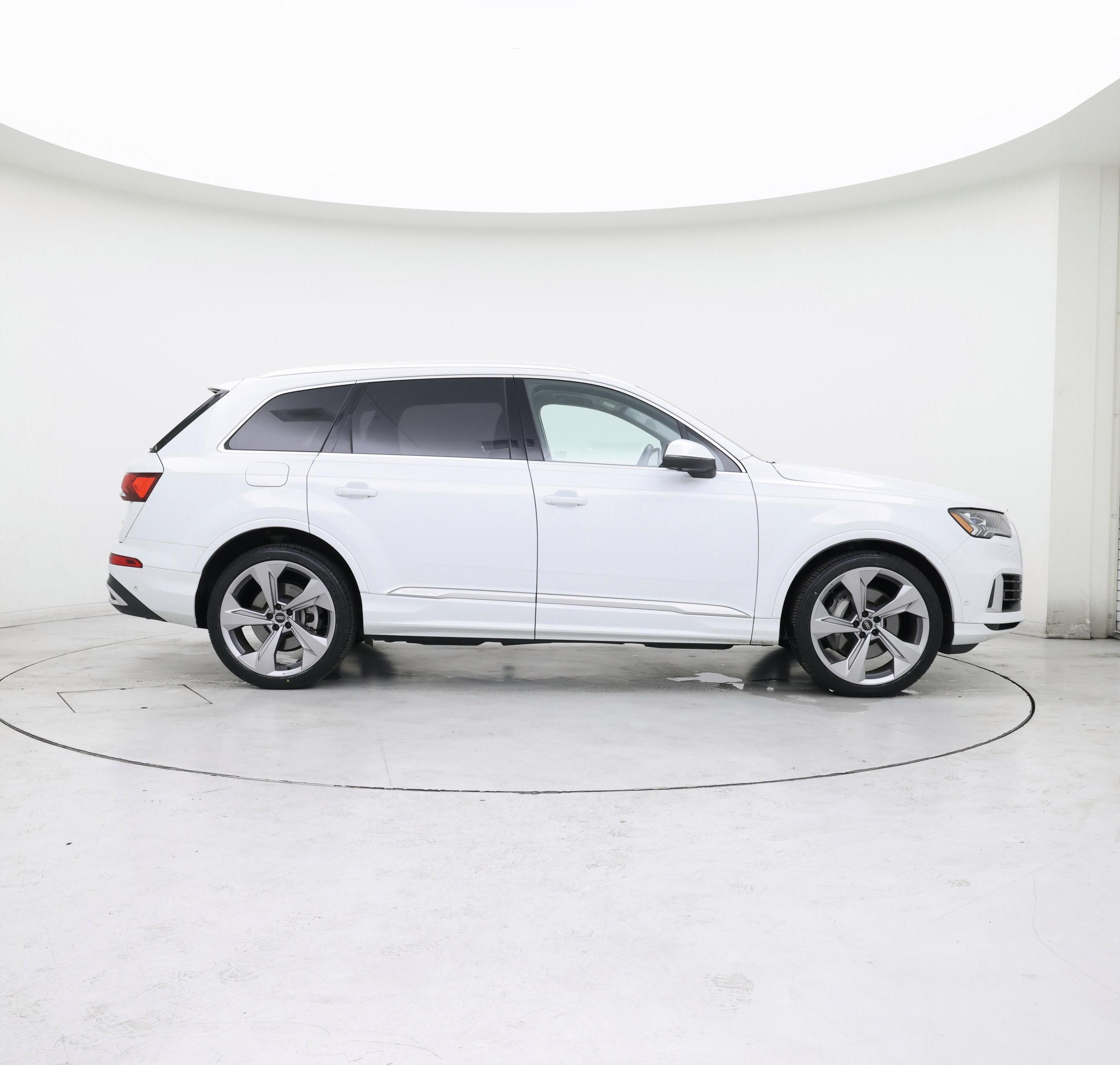 Thumbnail: 2021 Audi Q7 - 7