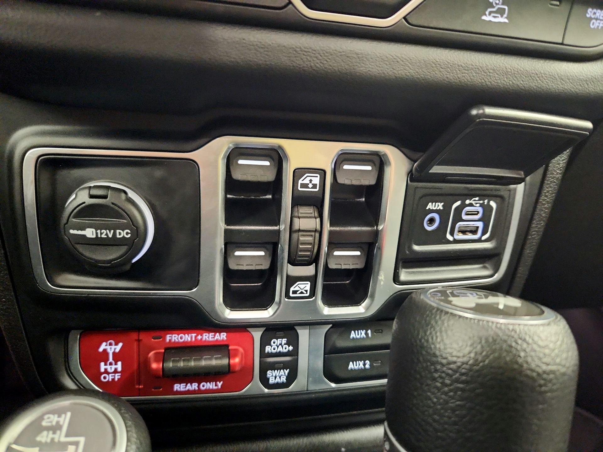 Thumbnail: 2024 Jeep Wrangler - 18