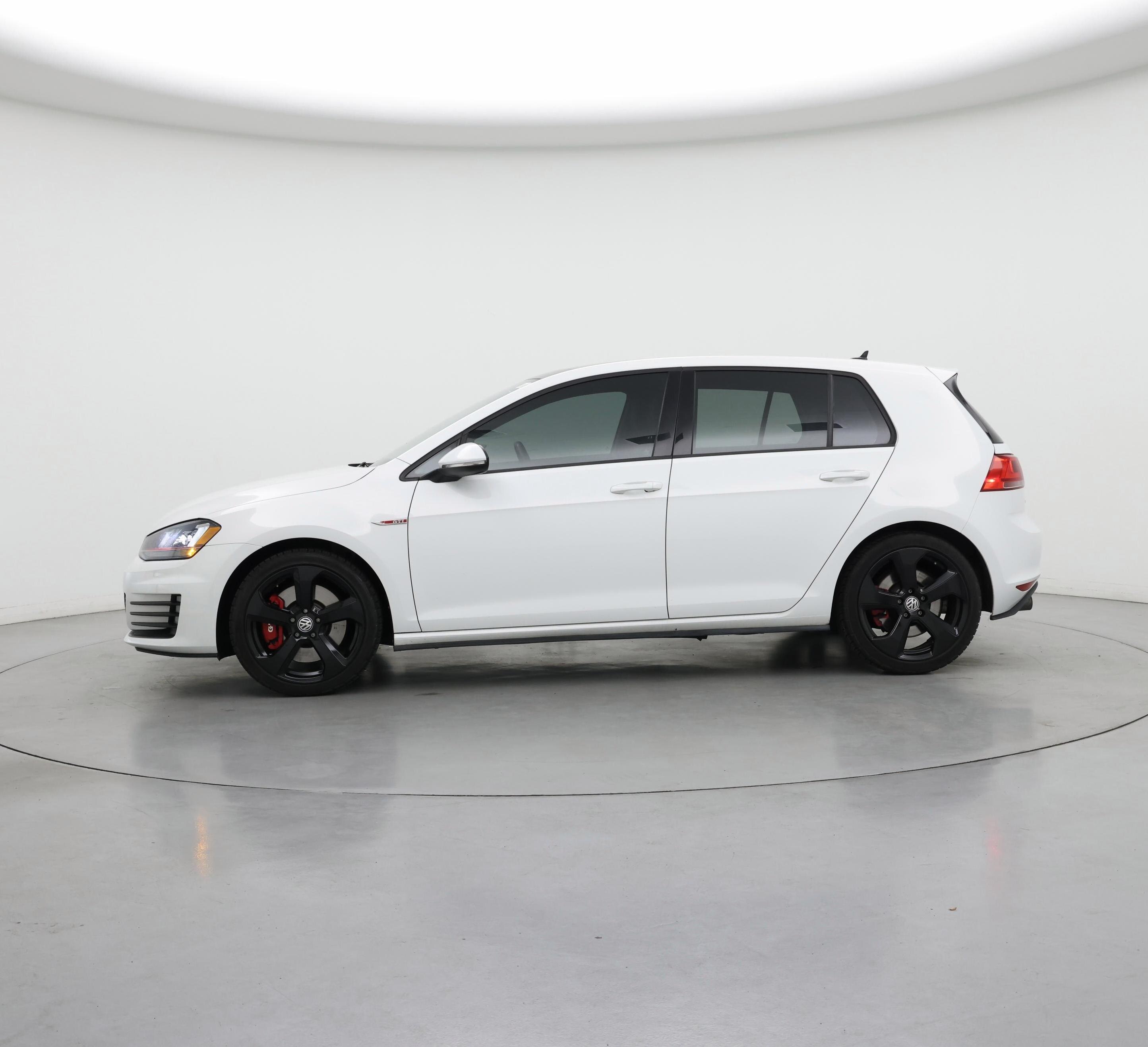 Thumbnail: 2016 Volkswagen Golf - 3